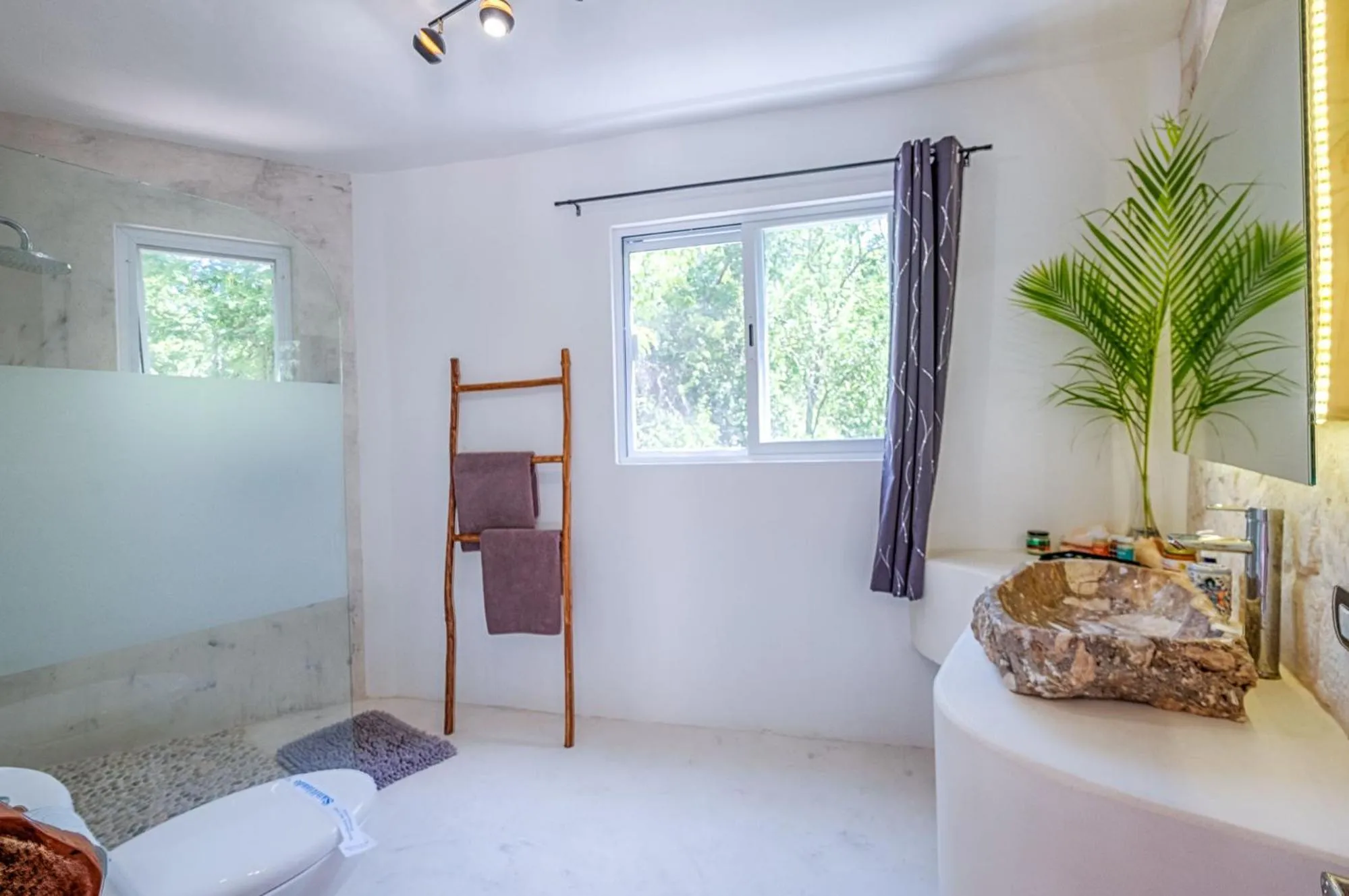 Bathroom, Bed in Villa Morena Boutique Hotel Ecoliving