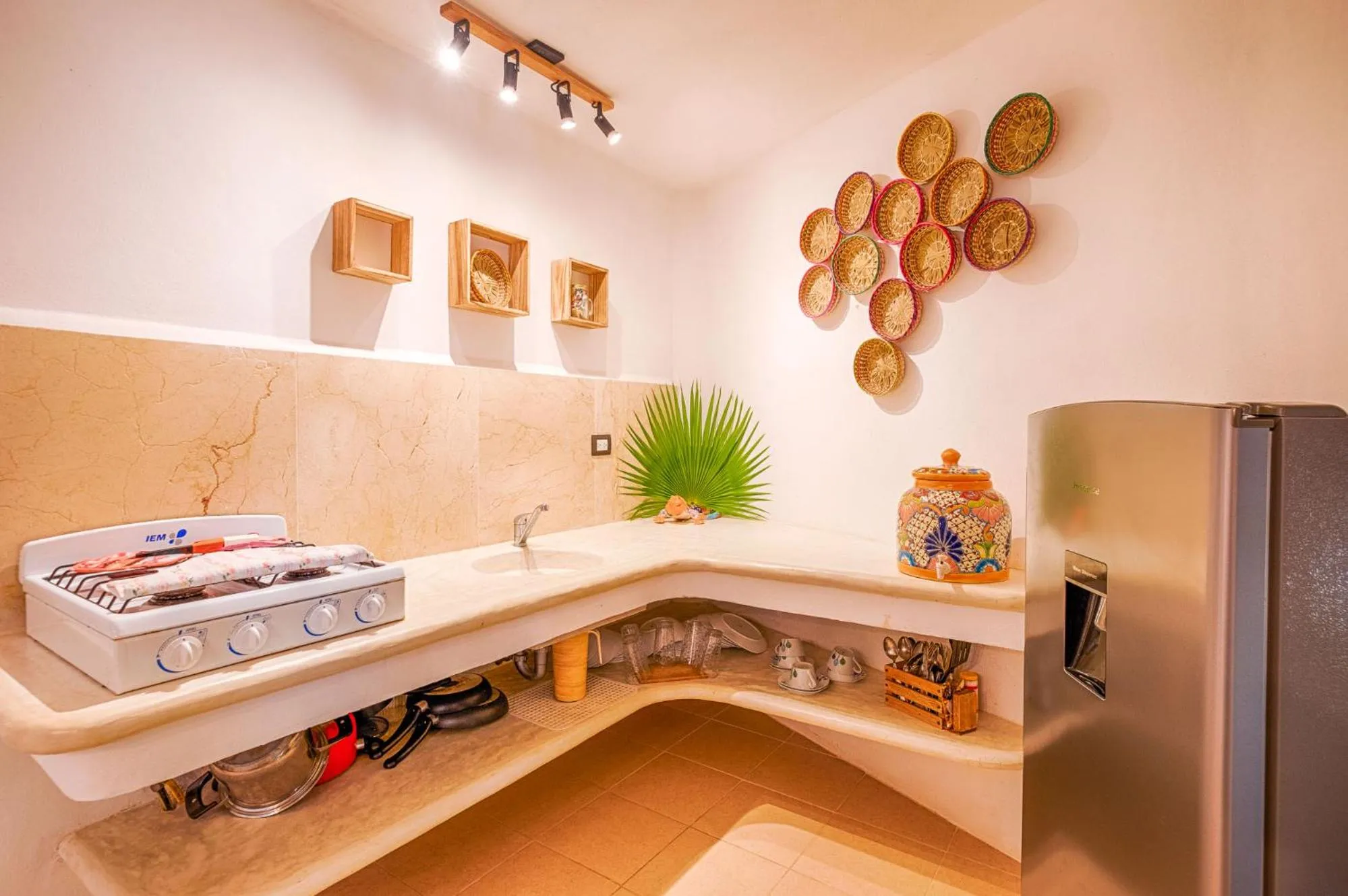 Kitchen or kitchenette in Villa Morena Boutique Hotel Ecoliving