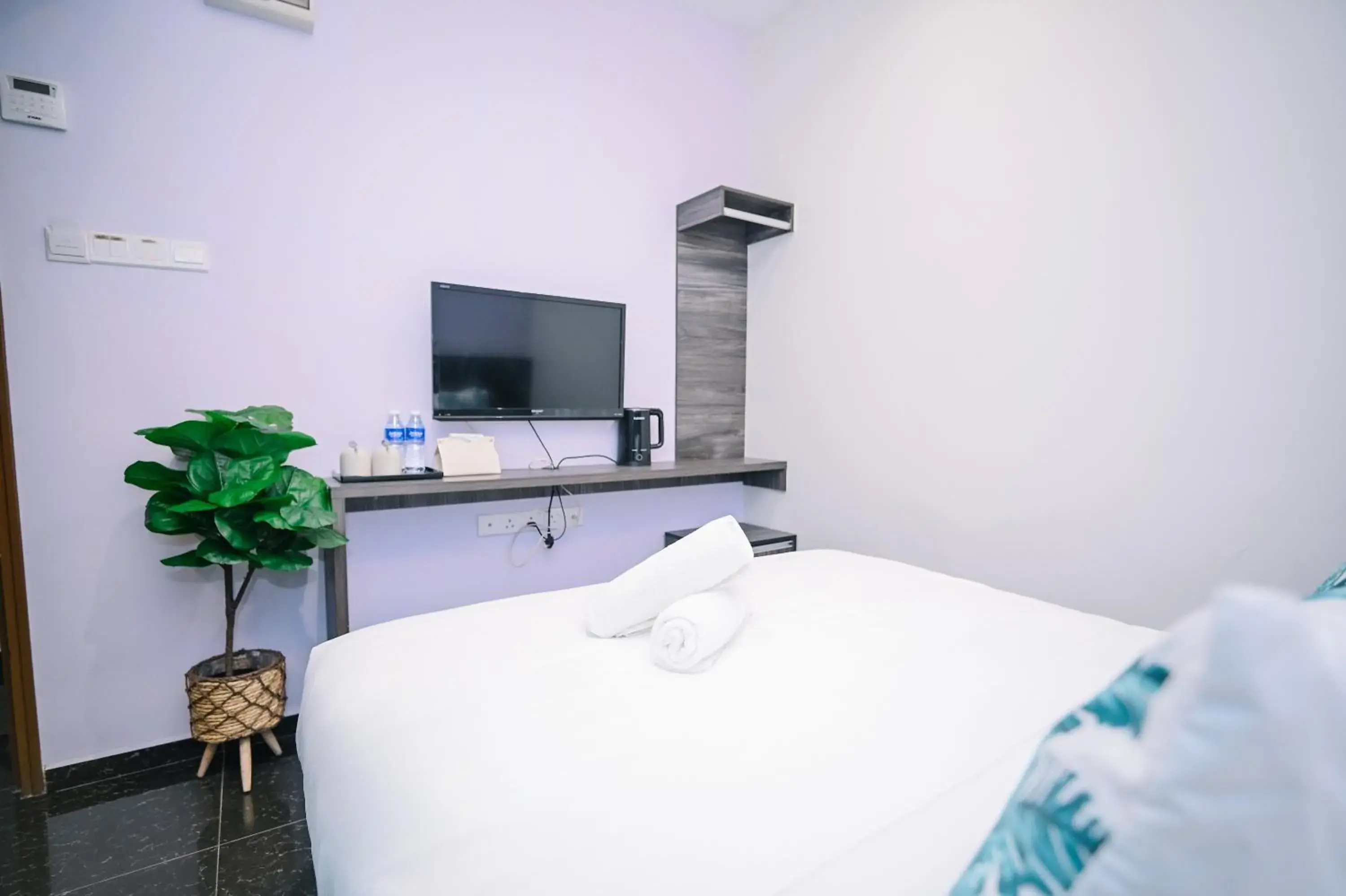 Bed in Swing & Pillows - Rawang Selangor Bed in Swing & Pillows - Rawang Selangor