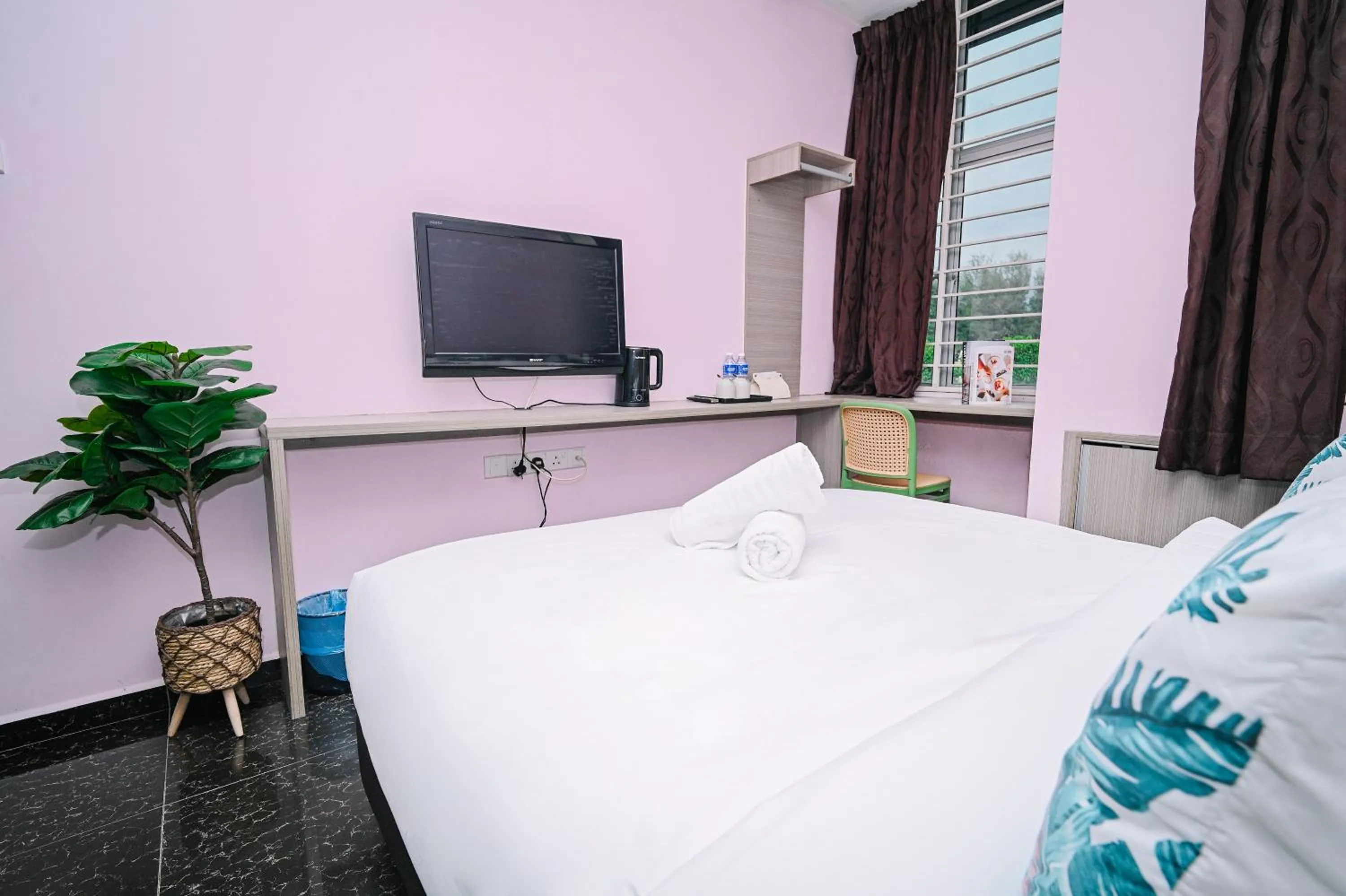 Bed in Swing & Pillows - Rawang Selangor