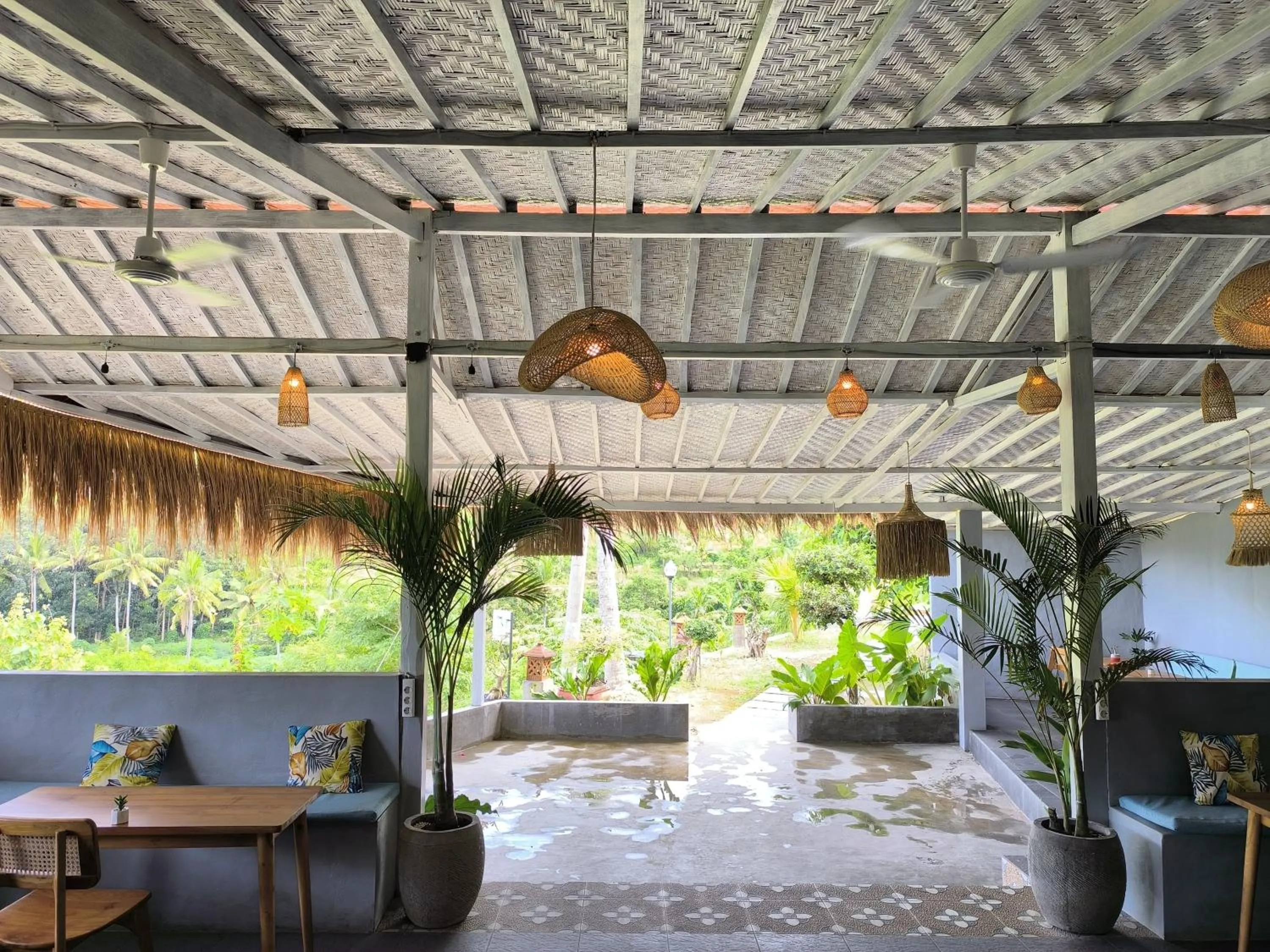 Restaurant/places to eat in Sun Grace Penida Cottage