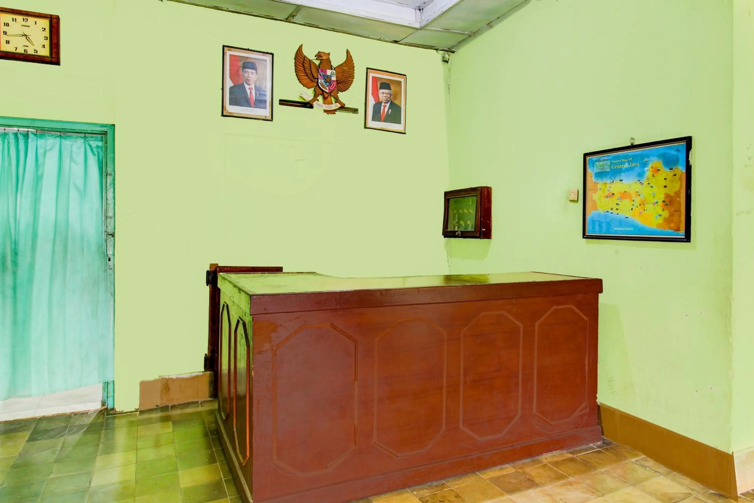 Lobby or reception in Hotel O Agung Banjarnegara
