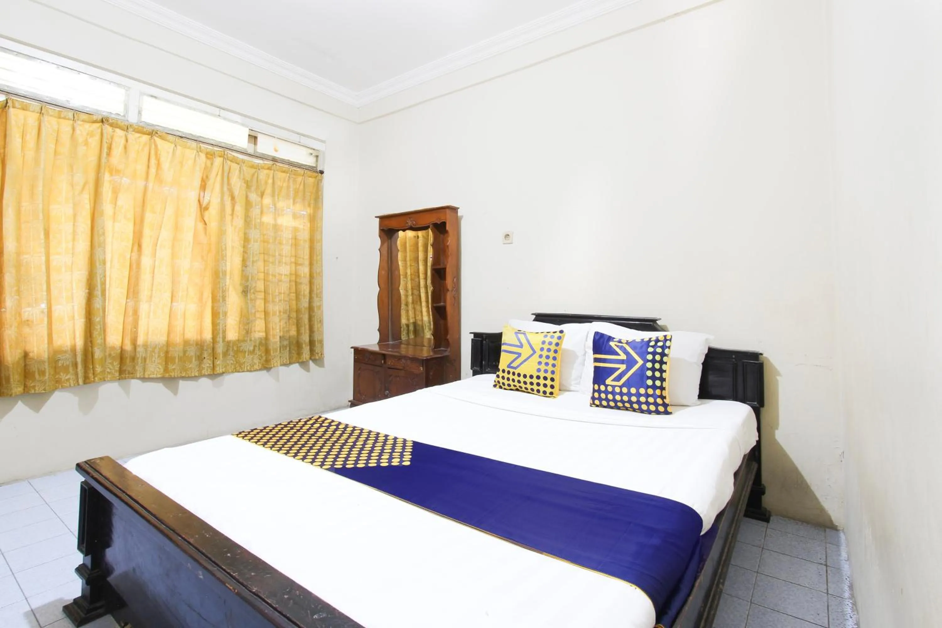 Bedroom, Bed in Hotel O Agung Banjarnegara