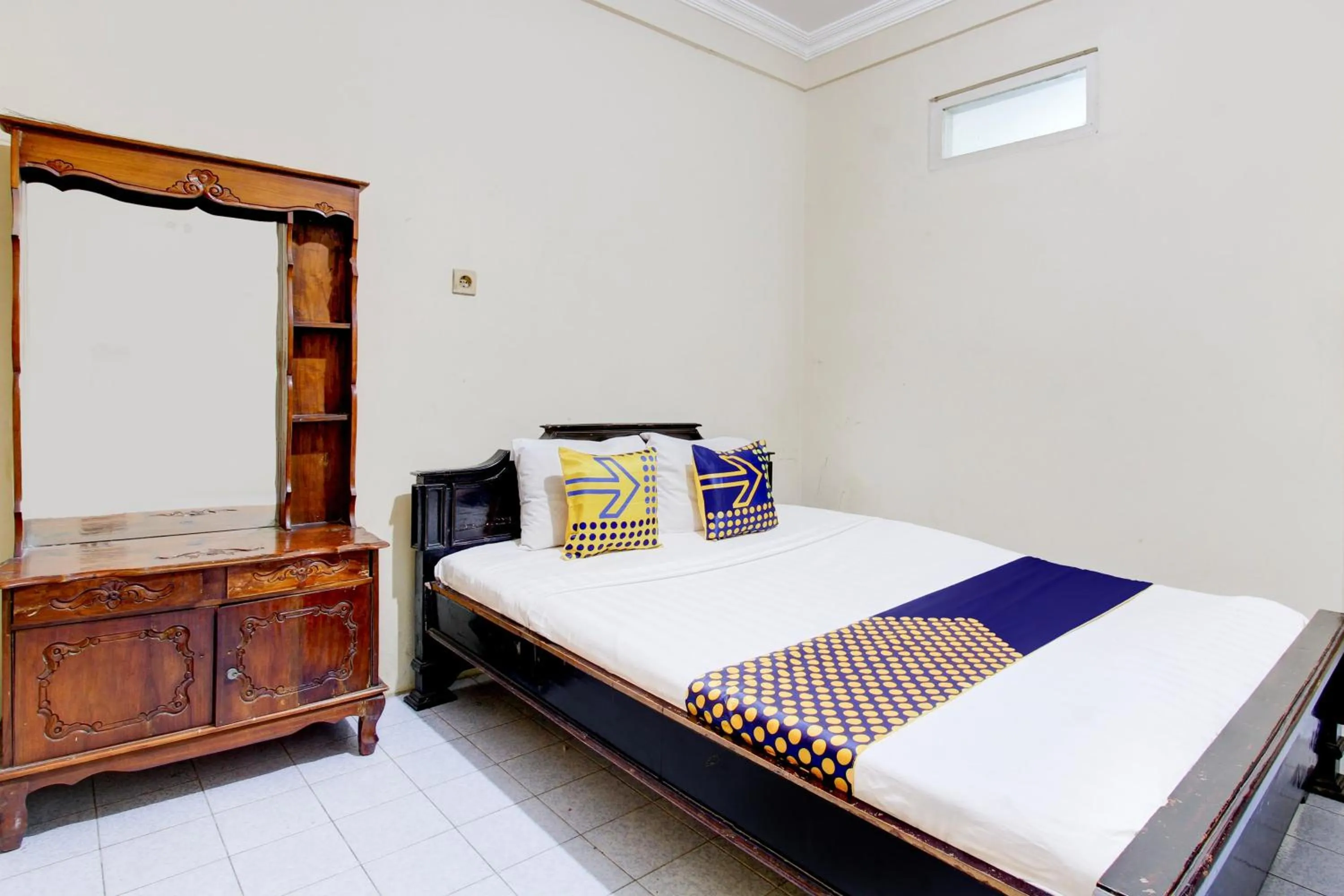 Bedroom, Bed in Hotel O Agung Banjarnegara