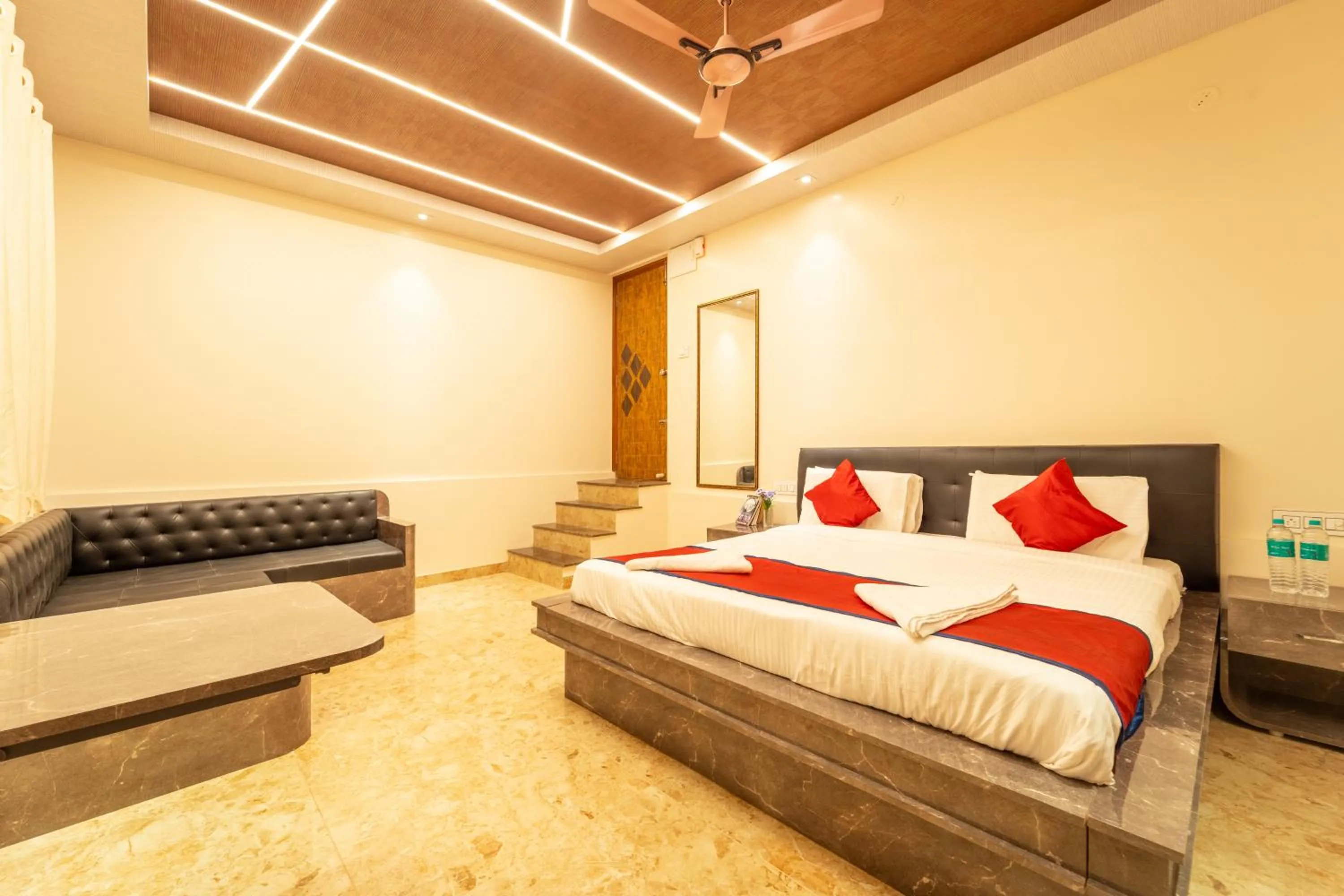 Seating area in Seasons Suites - HBR