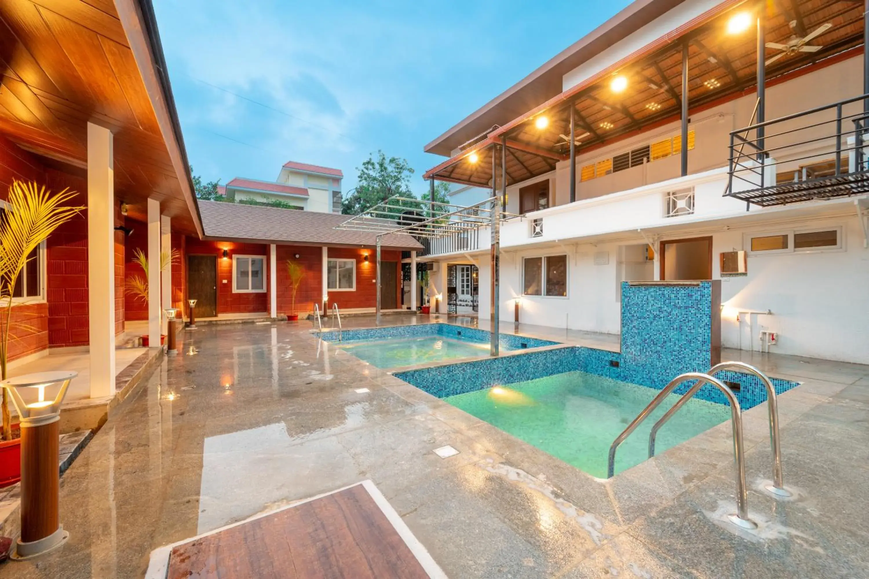 Property building in Seasons Suites - HBR Property building in Seasons Suites - HBR