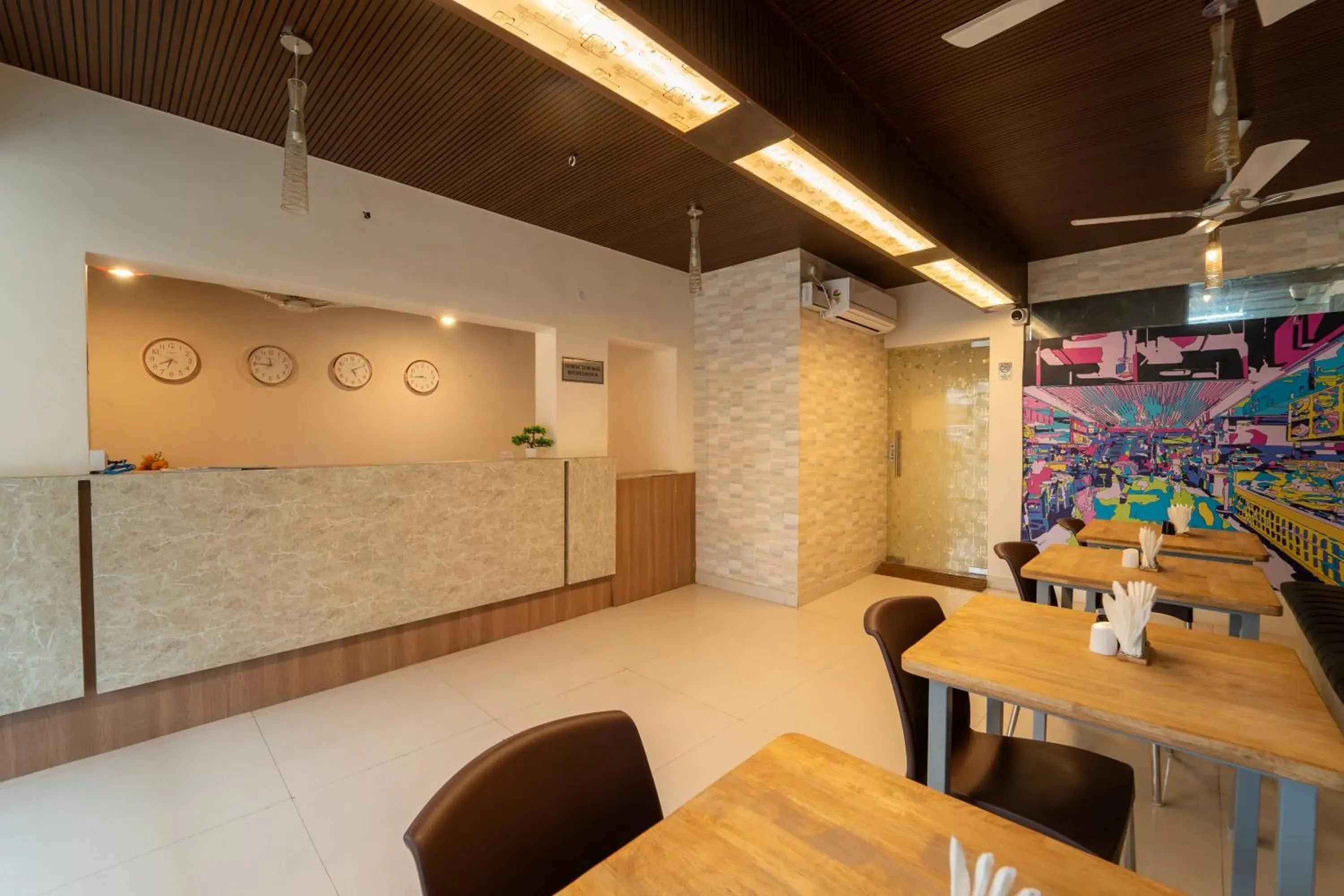 Lobby or reception in Seasons Suites - HBR Lobby or reception in Seasons Suites - HBR