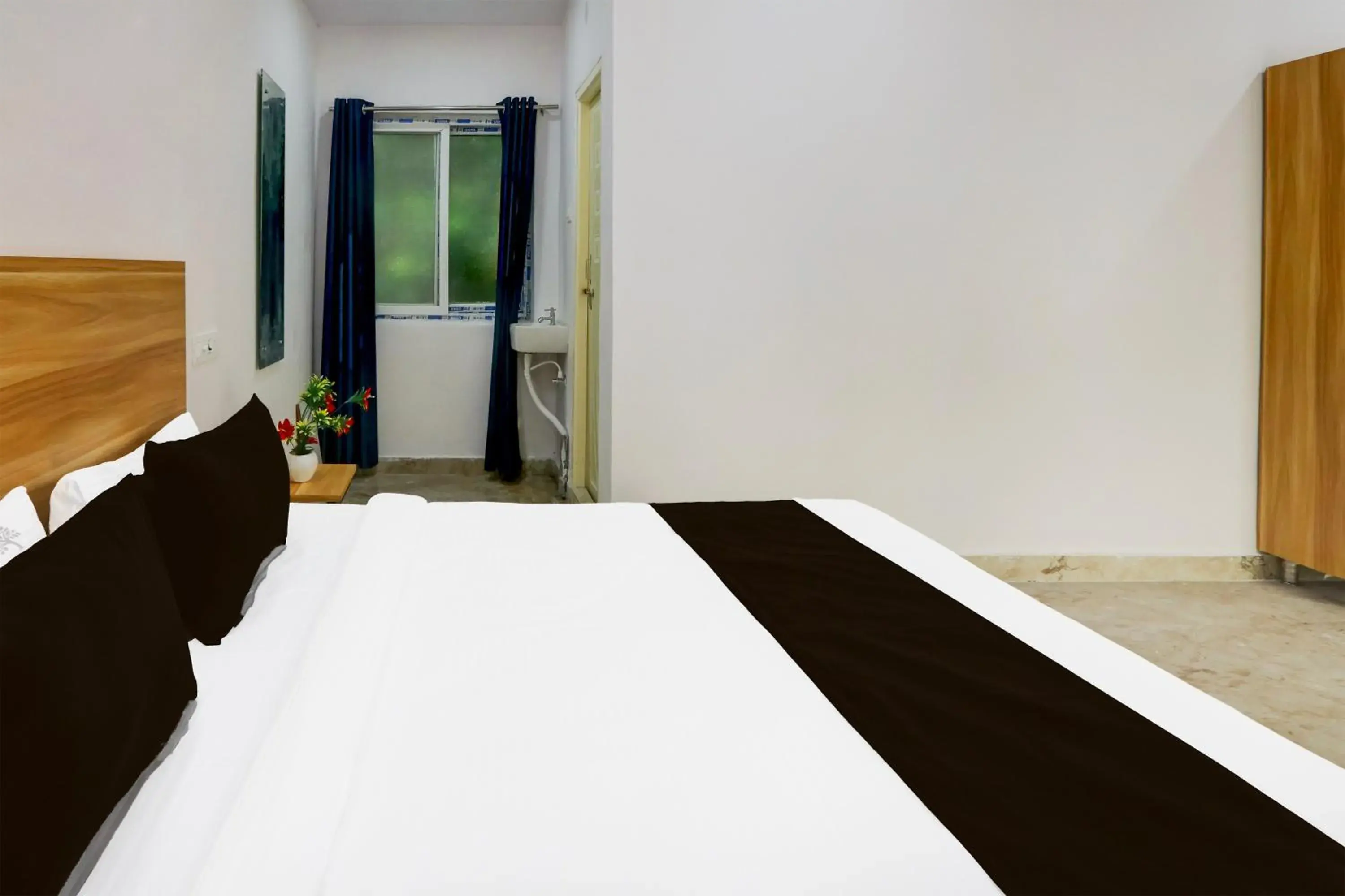 Hotel O Living Tree In Hotel O Living Tree In