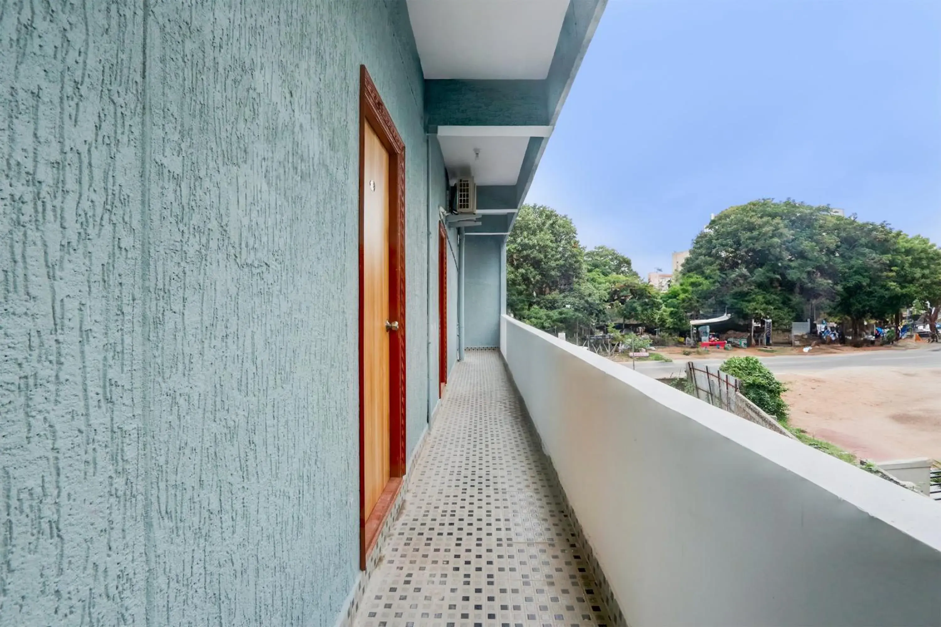 Hotel O Living Tree In Hotel O Living Tree In