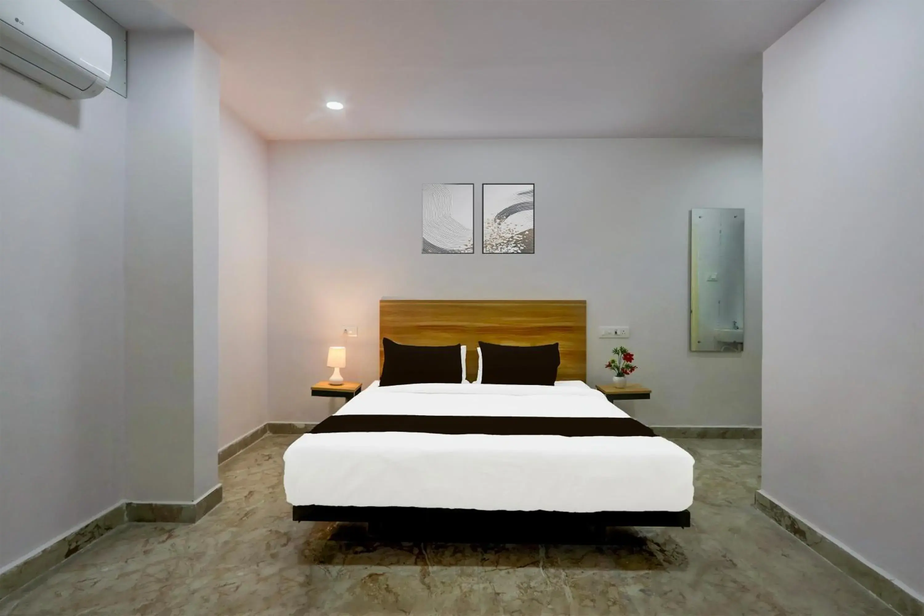 Hotel O Living Tree In Hotel O Living Tree In