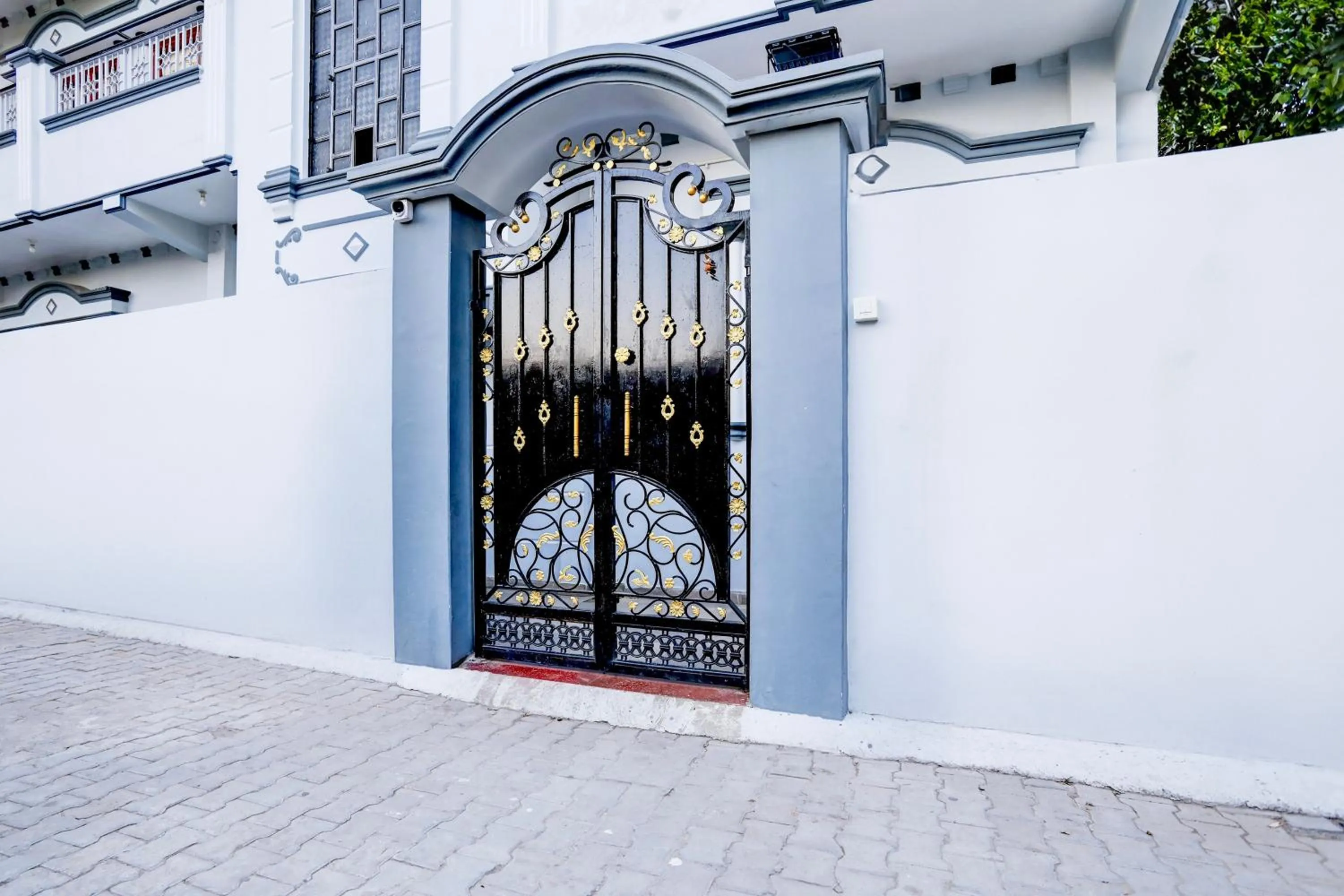 Facade/entrance in Hotel O R B Palace