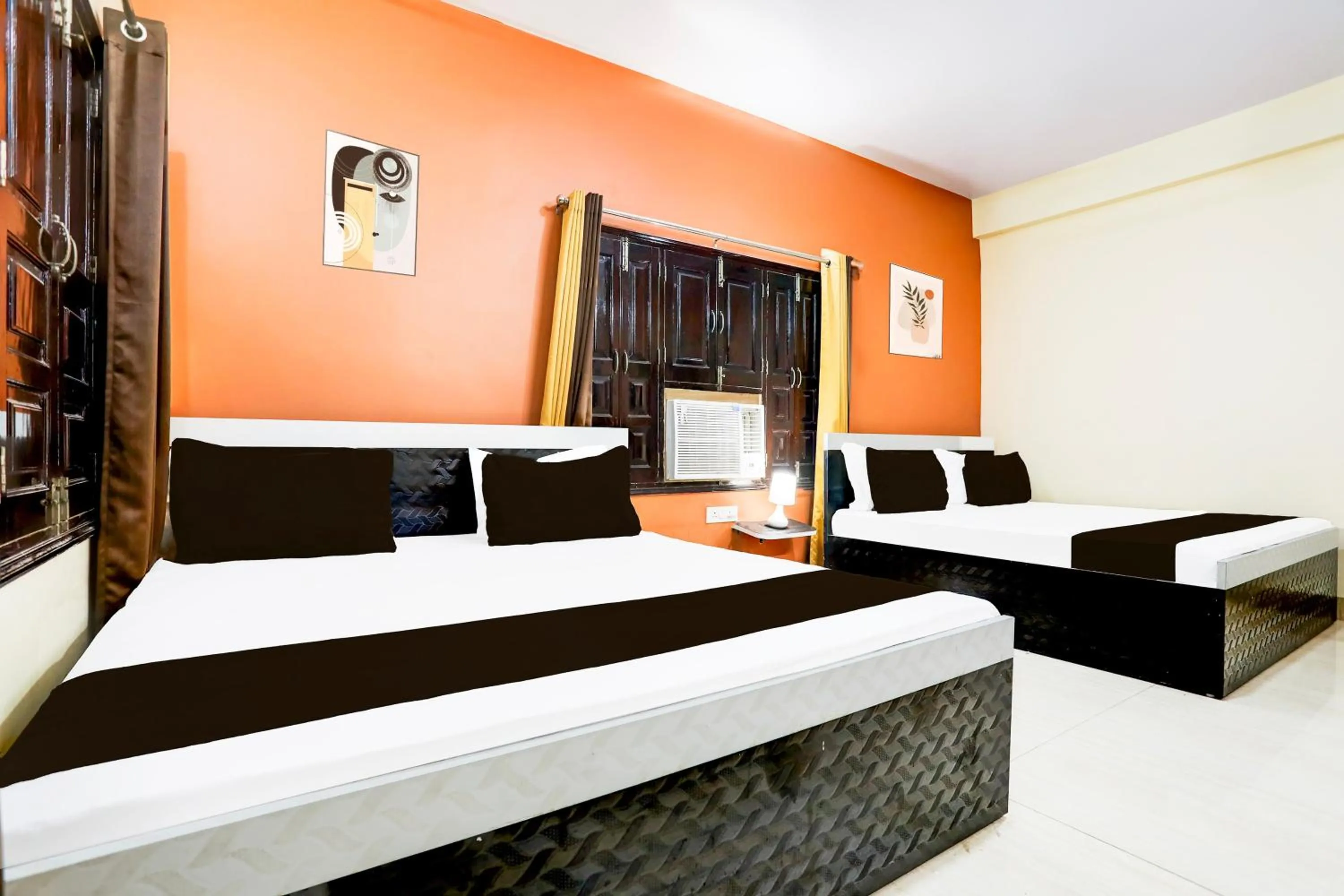 Bedroom, Bed in Hotel O R B Palace