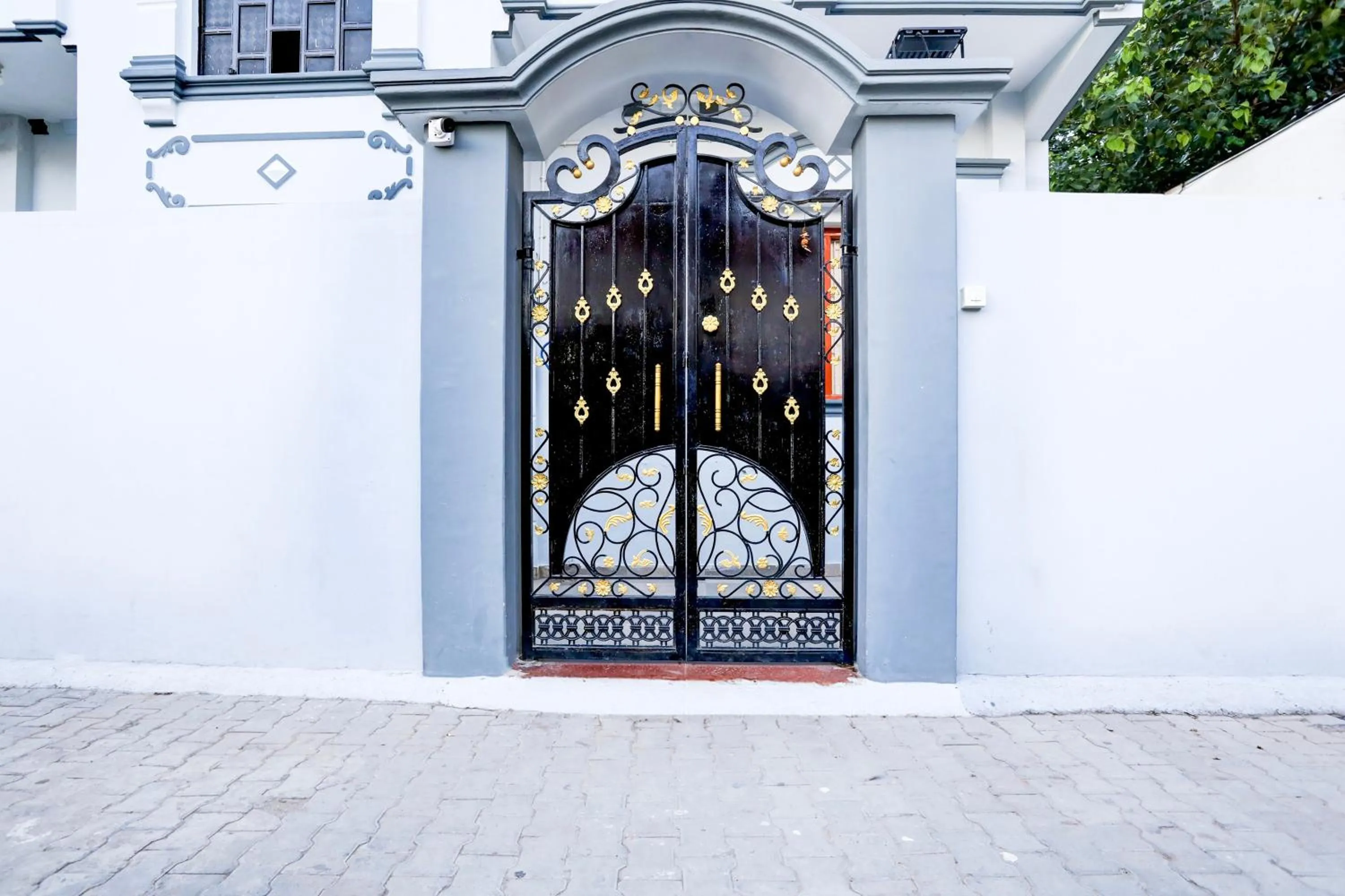 Facade/entrance in Hotel O R B Palace