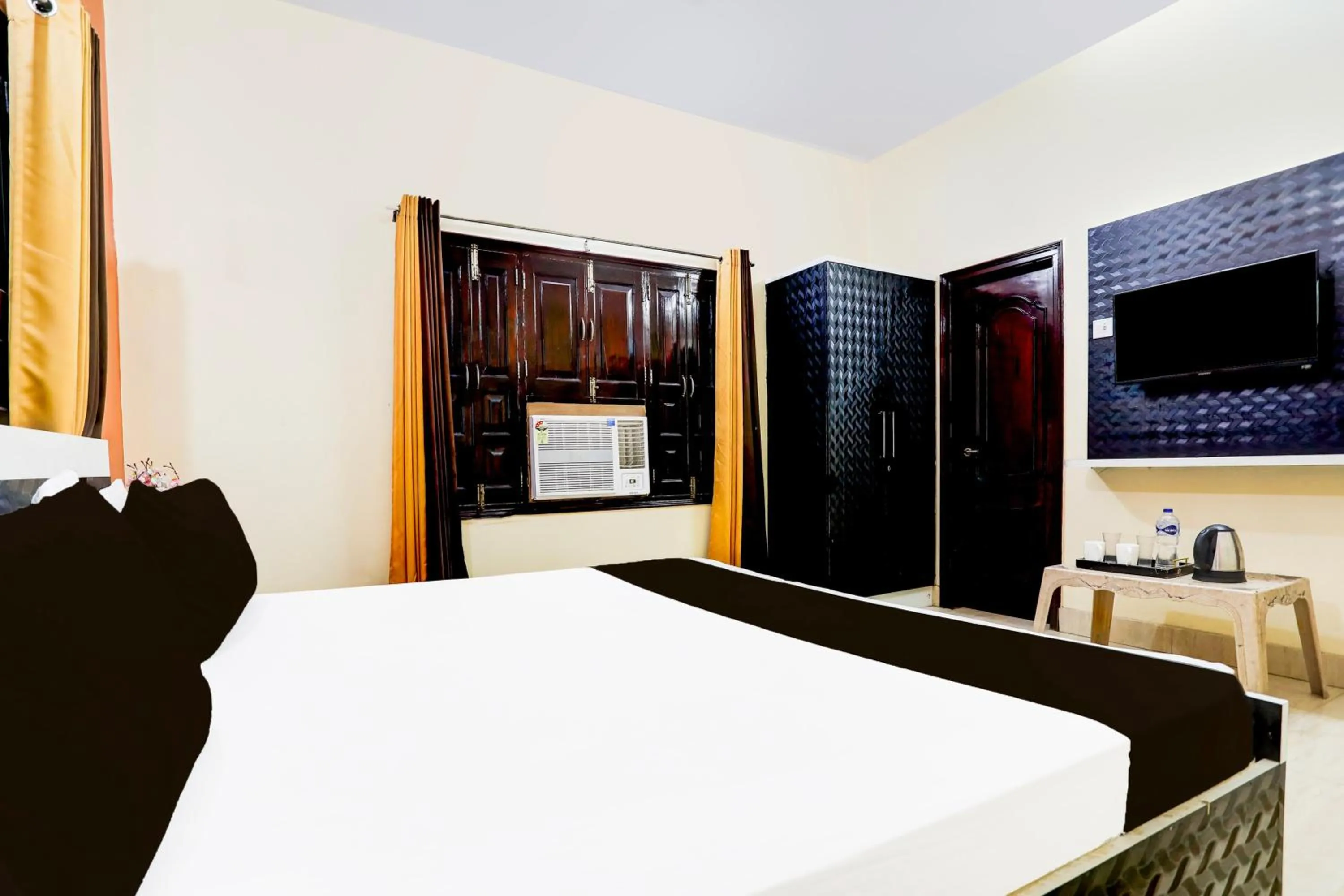 Bedroom in Hotel O R B Palace