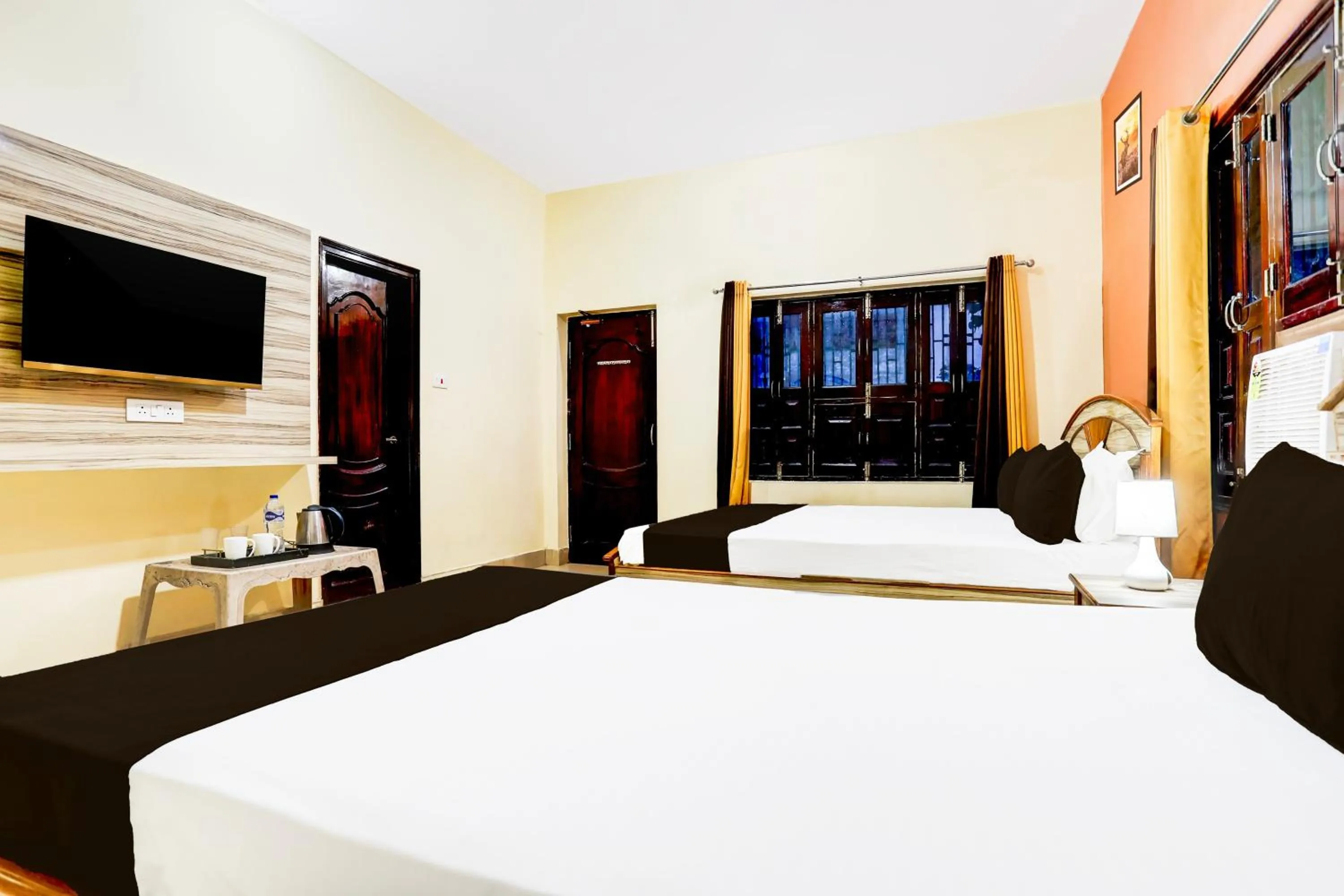 Bedroom, Bed in Hotel O R B Palace