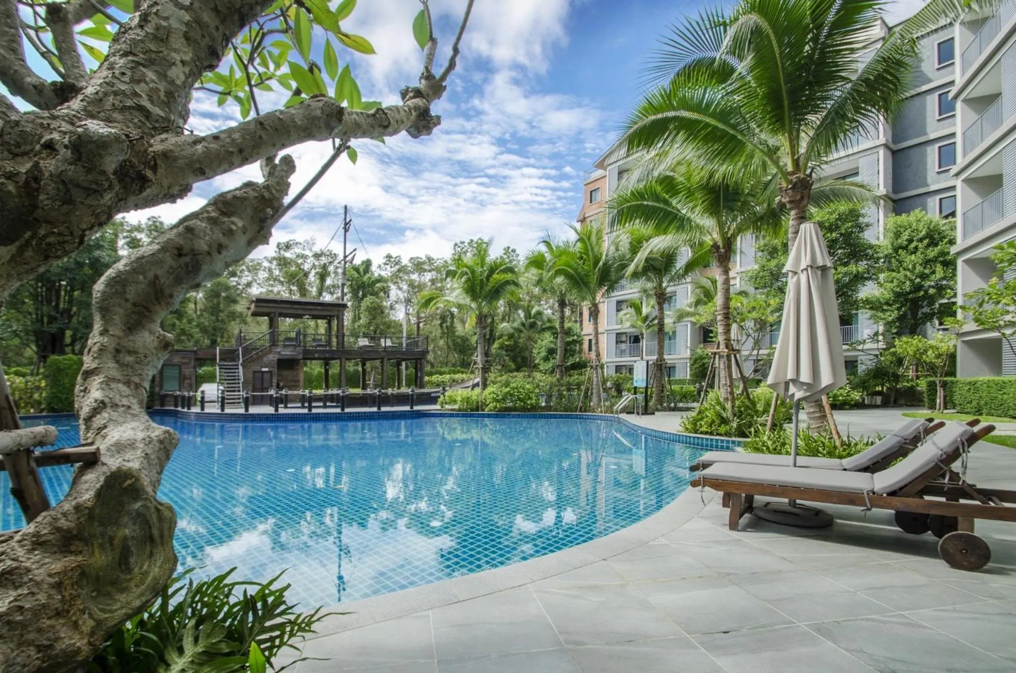 Property building in Studio Apartment by the Sea E413