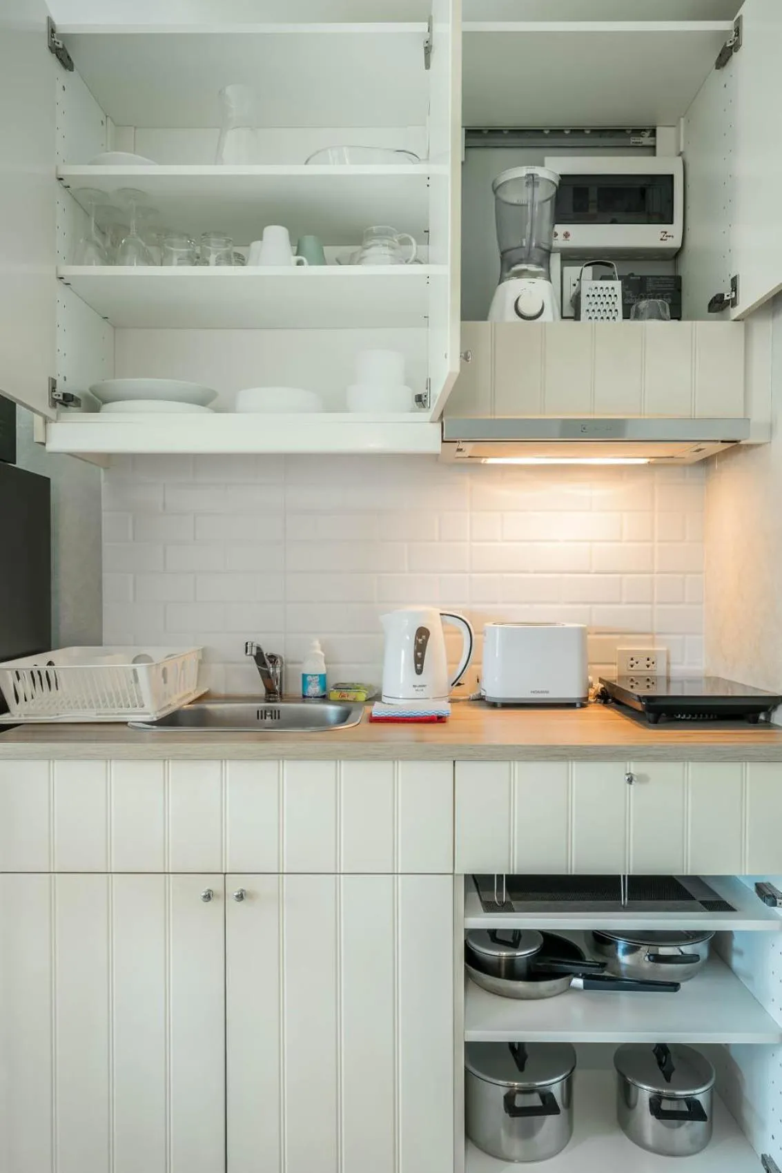 Coffee/tea facilities in Studio Apartment by the Sea E413