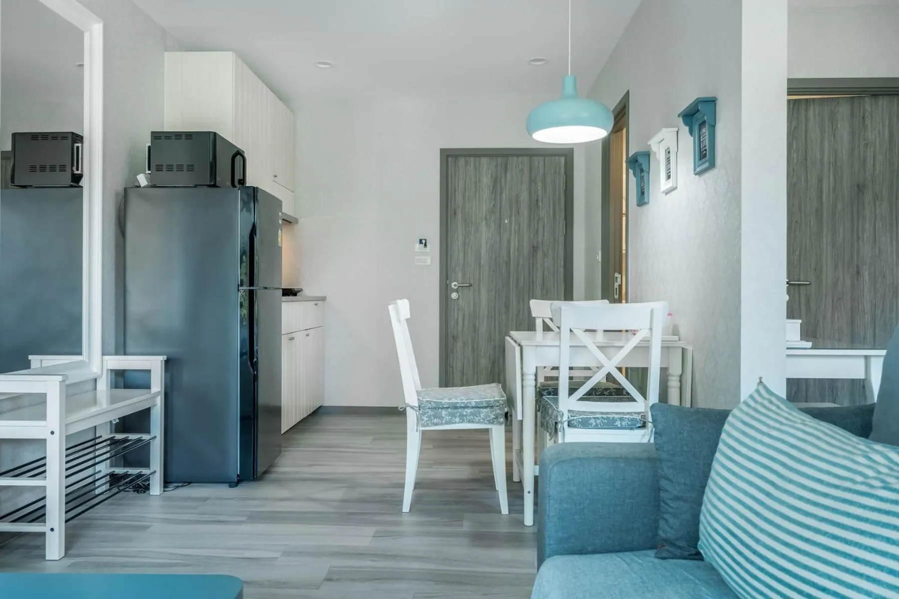 Kitchen or kitchenette in Studio Apartment by the Sea E413