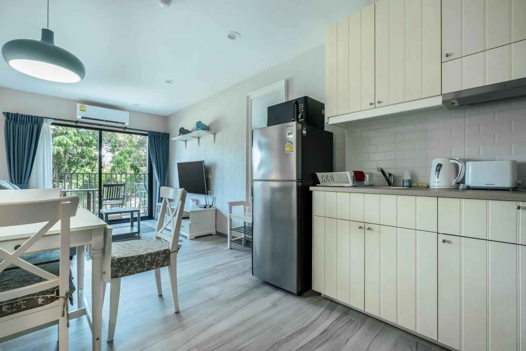 Coffee/tea facilities in Studio Apartment by the Sea E413