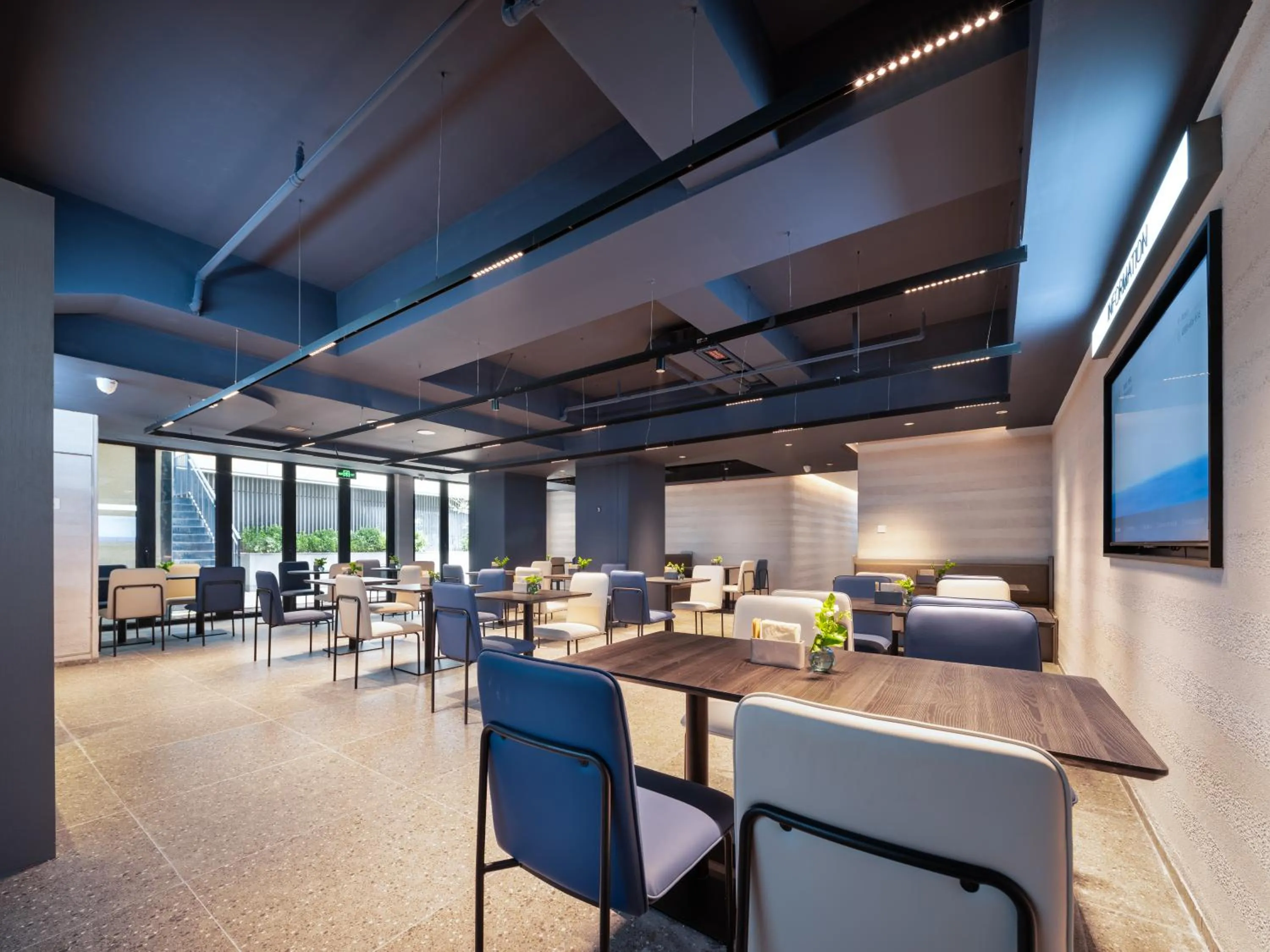 Atour Light Hotel Dalian Zhongshan Square Renming Road