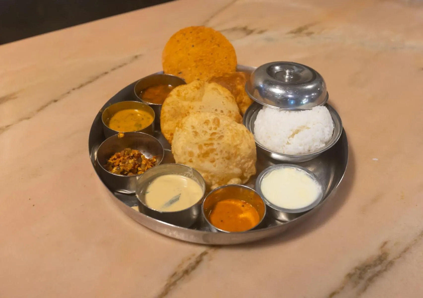 Restaurant/places to eat in Sri Ramakrishna Hotel