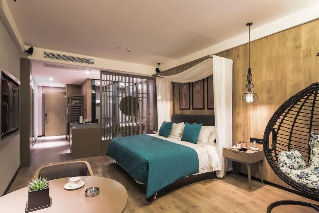 Bed in Mehood Lestie, Nanjing Xianlin University Town Golden Eagle