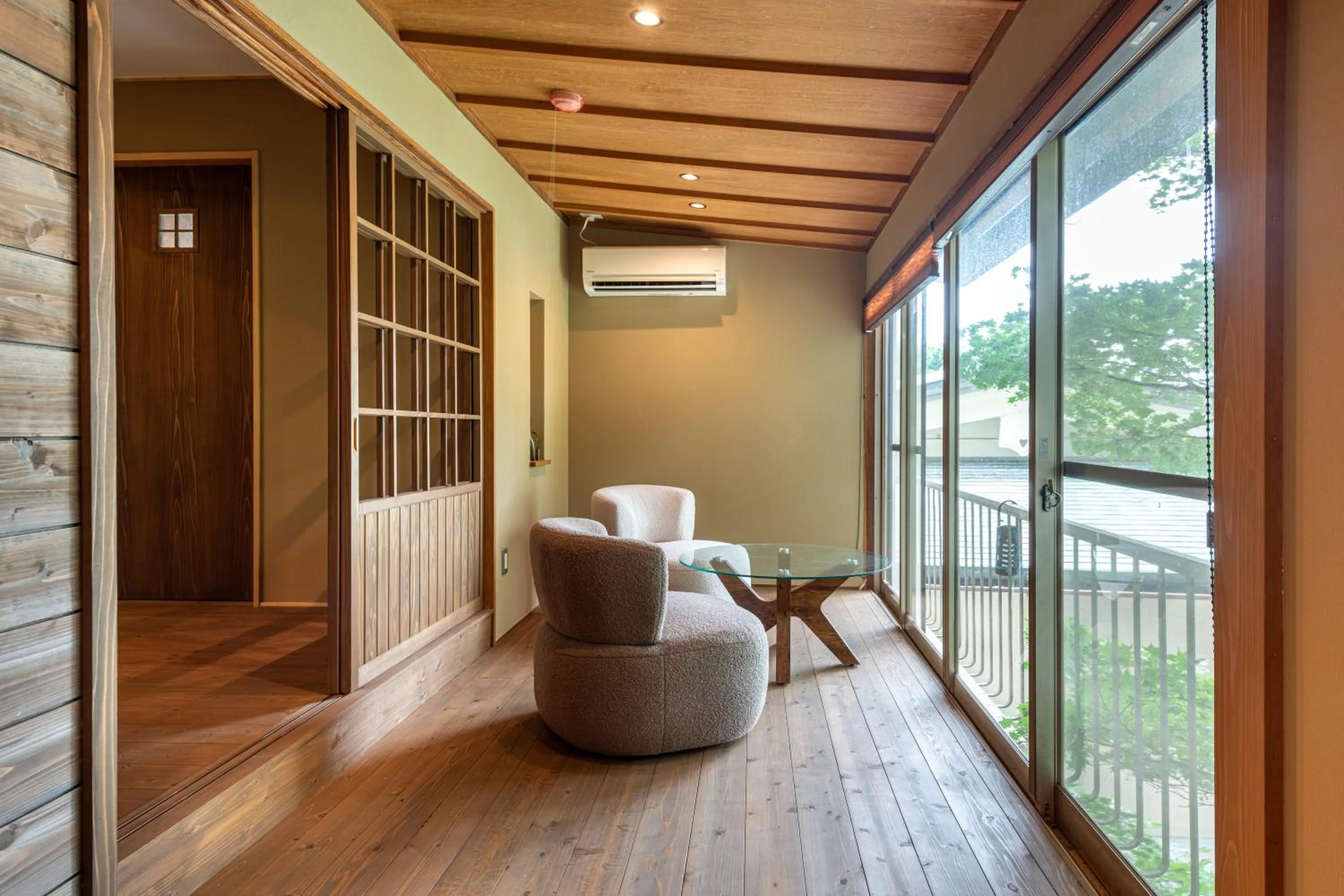 Seating area in Kikusui