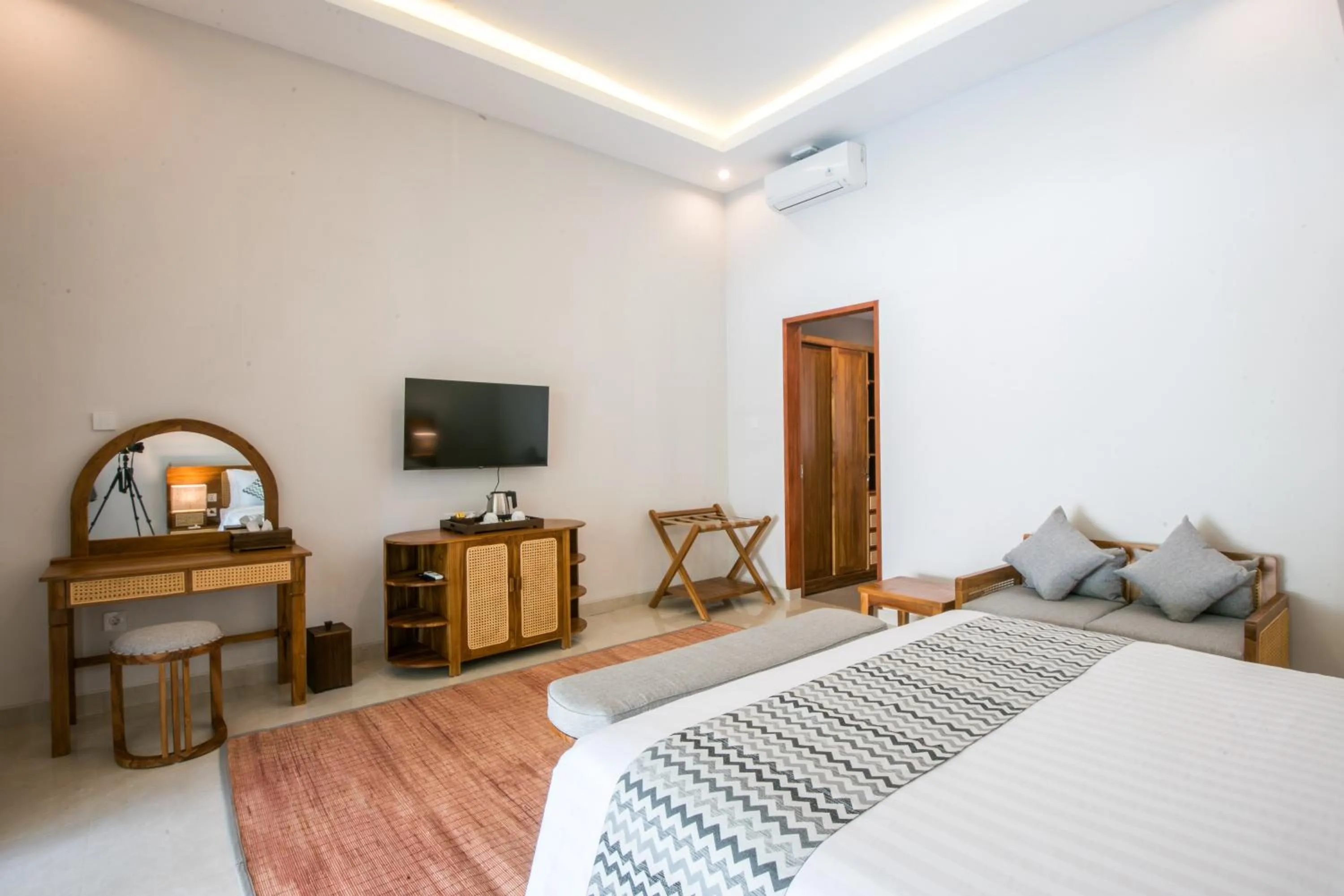 Communal lounge/ TV room, Bed in Bhumi Sangtu Ubud