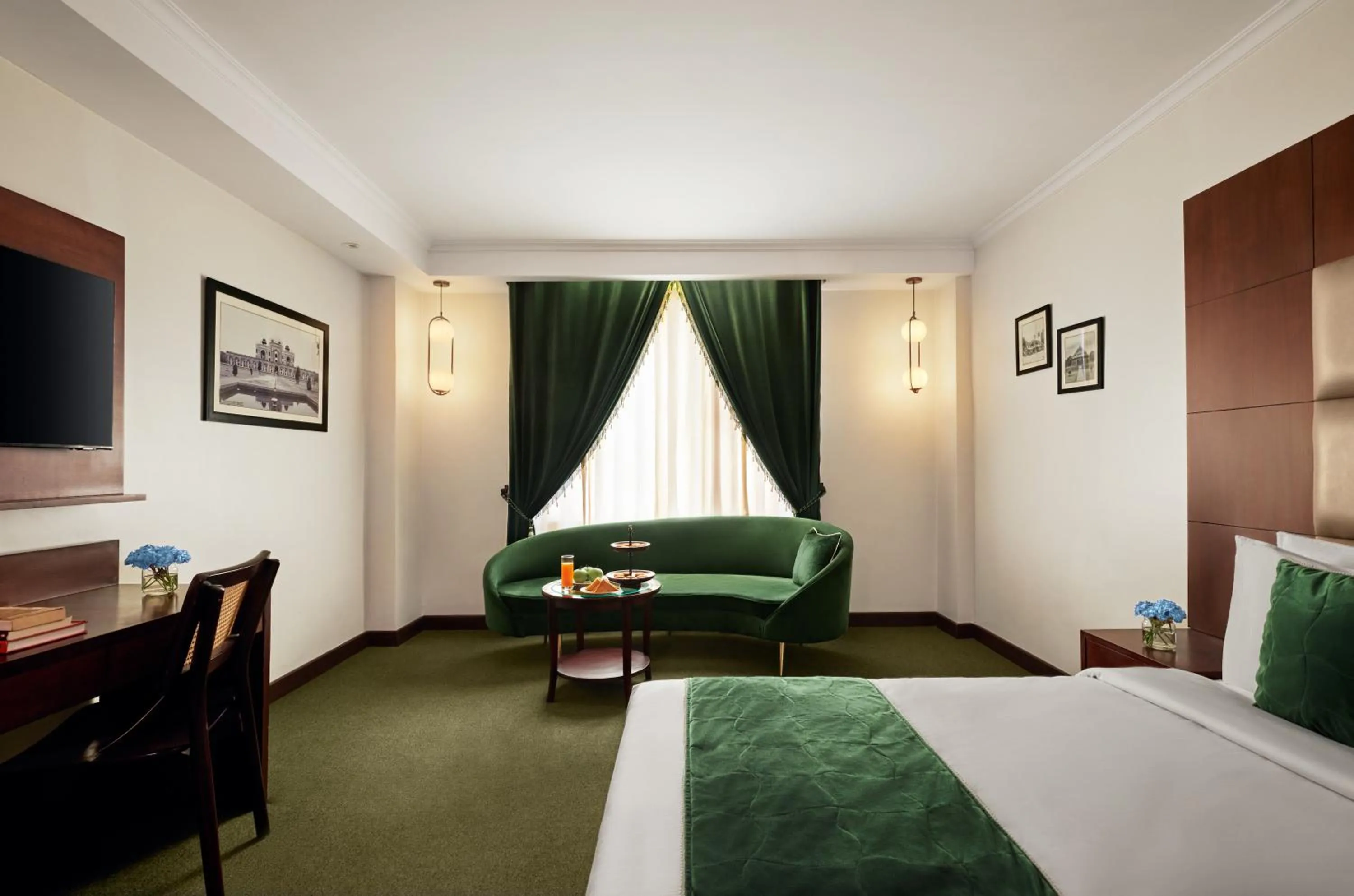 Bedroom, Bed in Deventure Sarovar Portico Patel Nagar