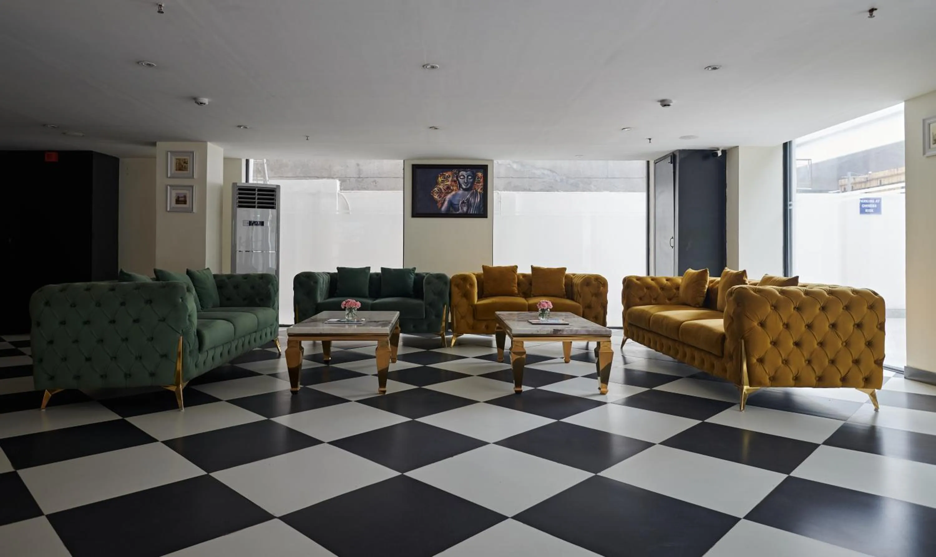 Lobby or reception in Deventure Sarovar Portico Patel Nagar