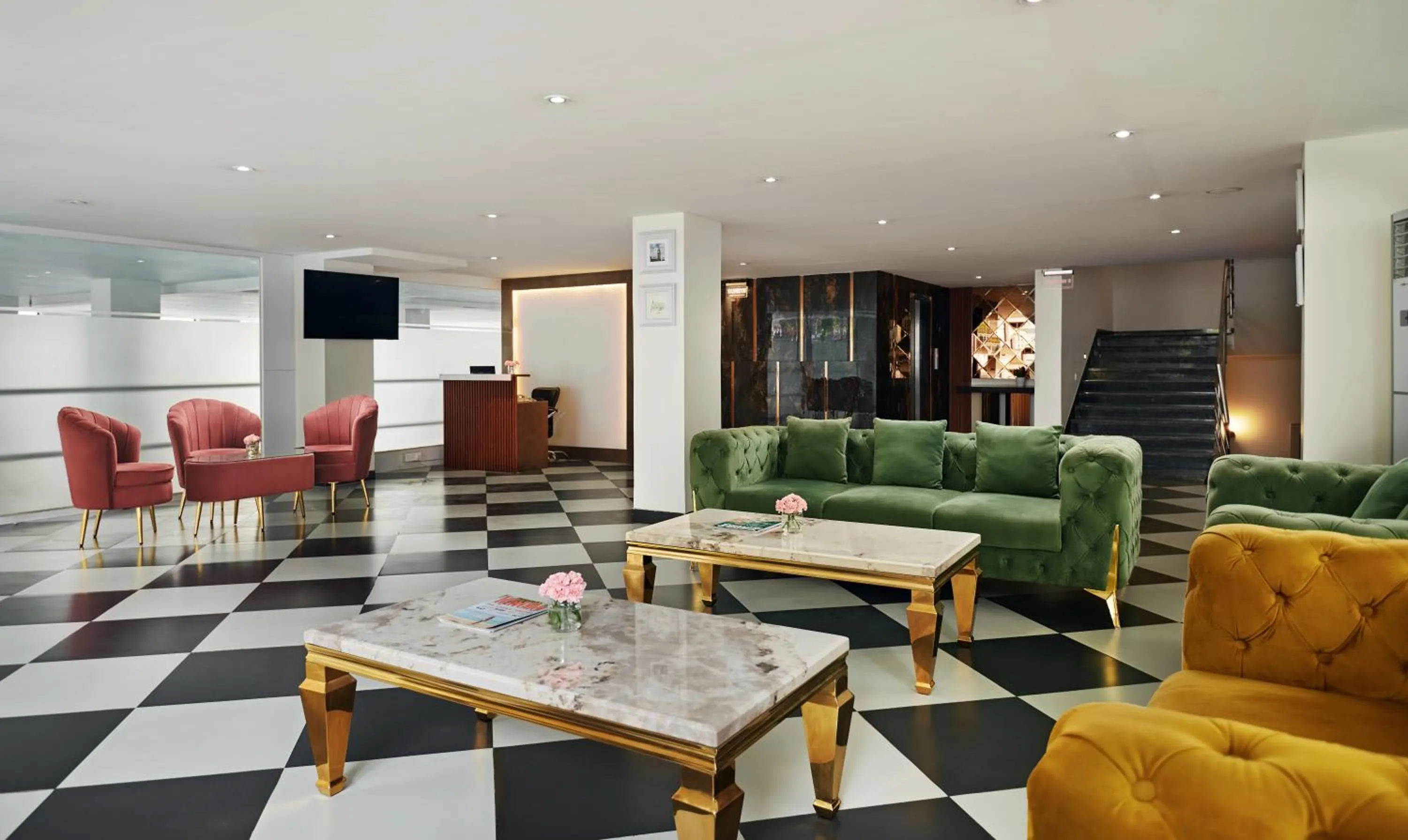 Lobby or reception in Deventure Sarovar Portico Patel Nagar
