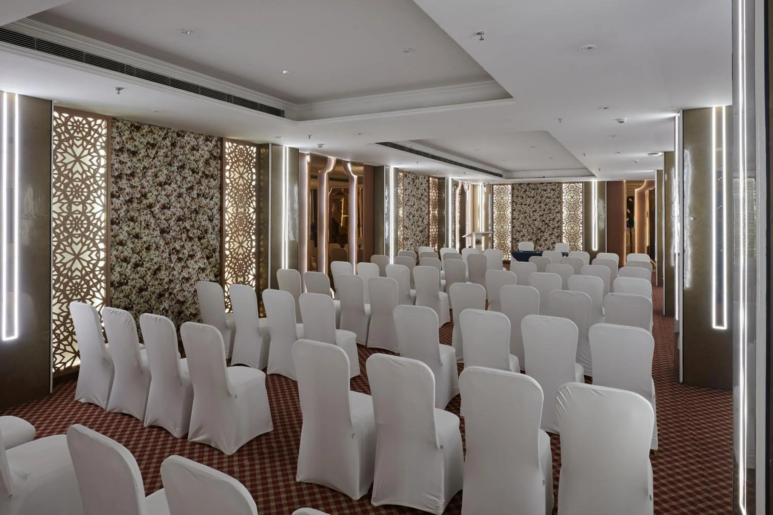 Meeting/conference room in Deventure Sarovar Portico Patel Nagar