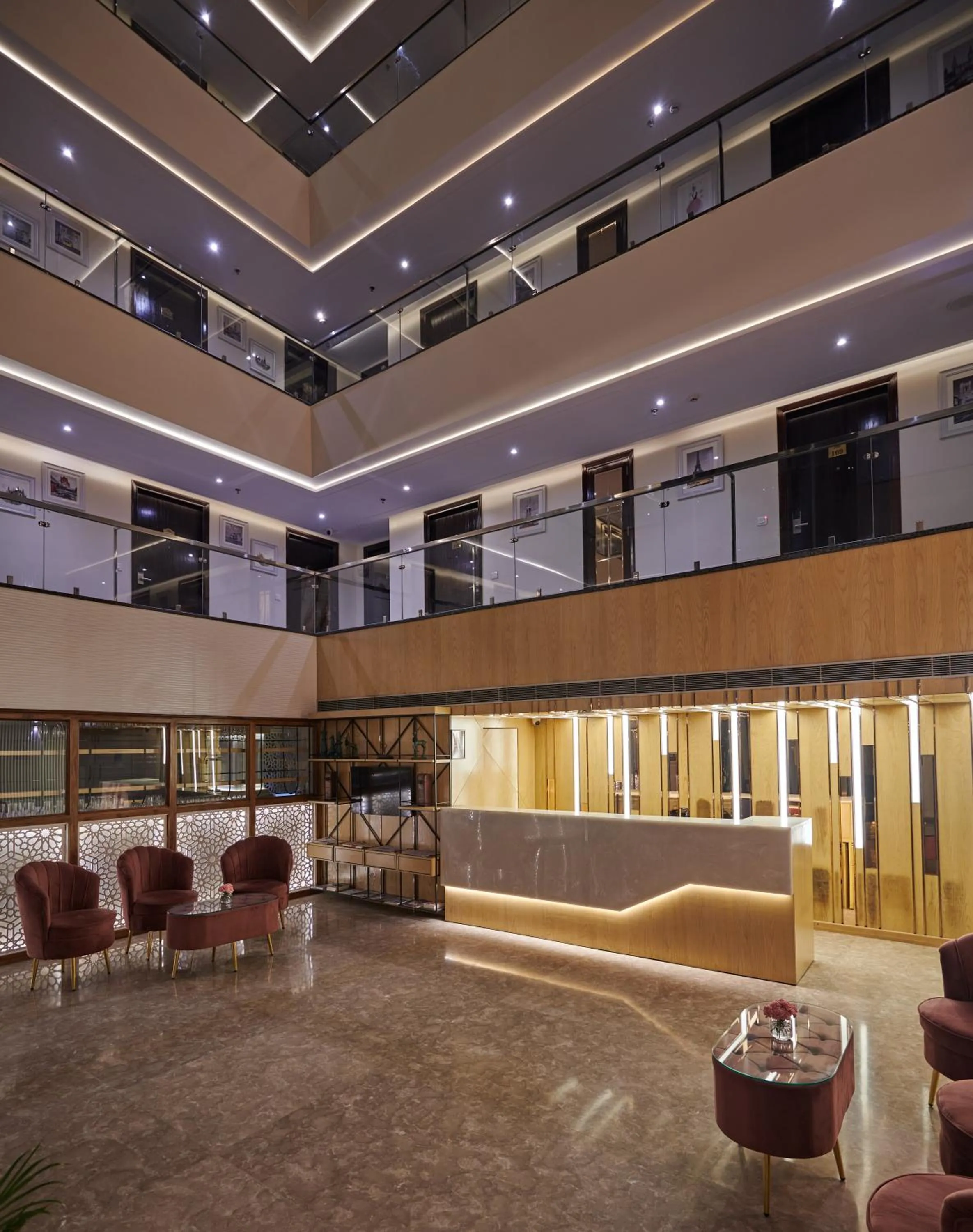 Lobby or reception in Deventure Sarovar Portico Patel Nagar