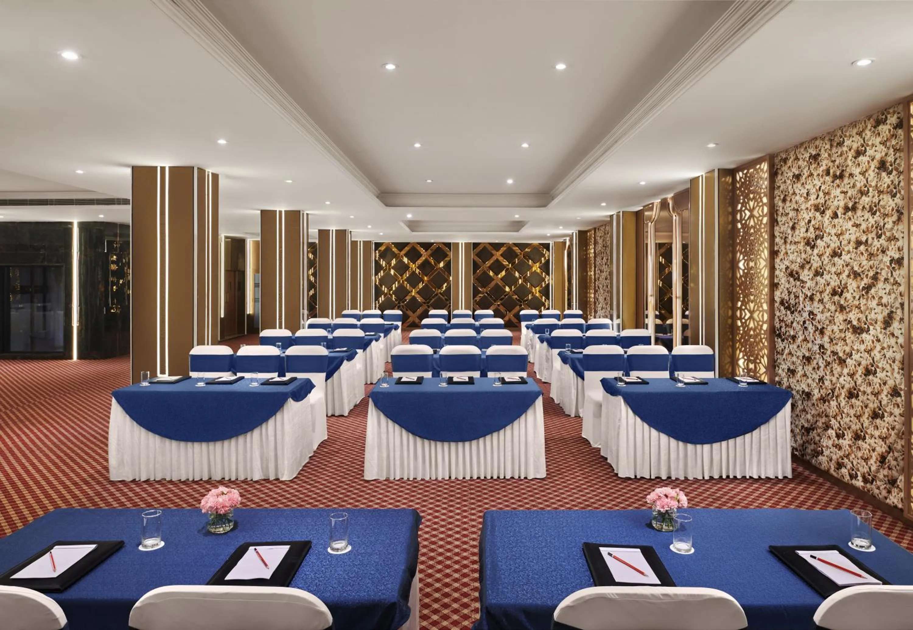Meeting/conference room in Deventure Sarovar Portico Patel Nagar