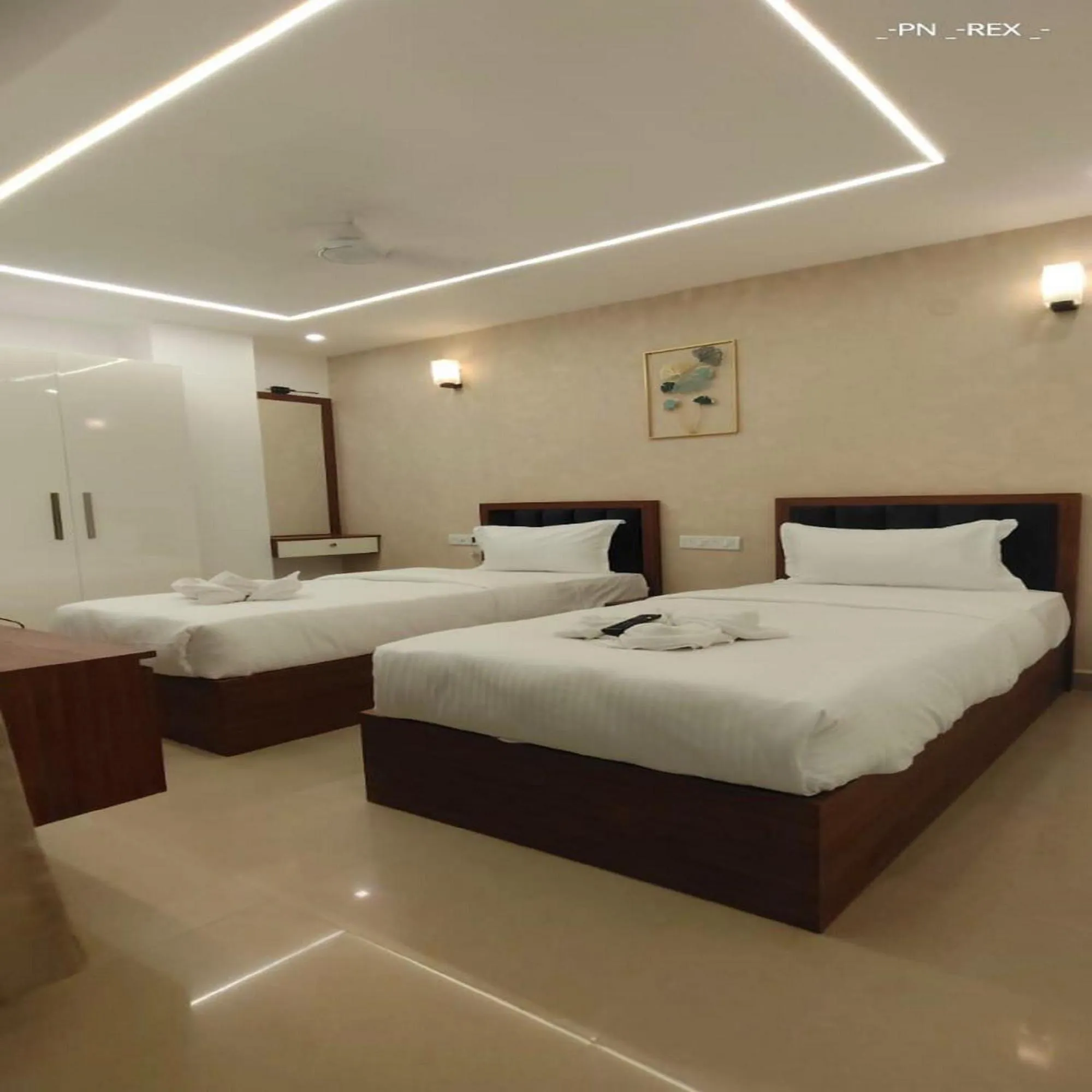 Bedroom in Hotel Royal Luxe - US consulate, Apollo hospital, Sankara natralya