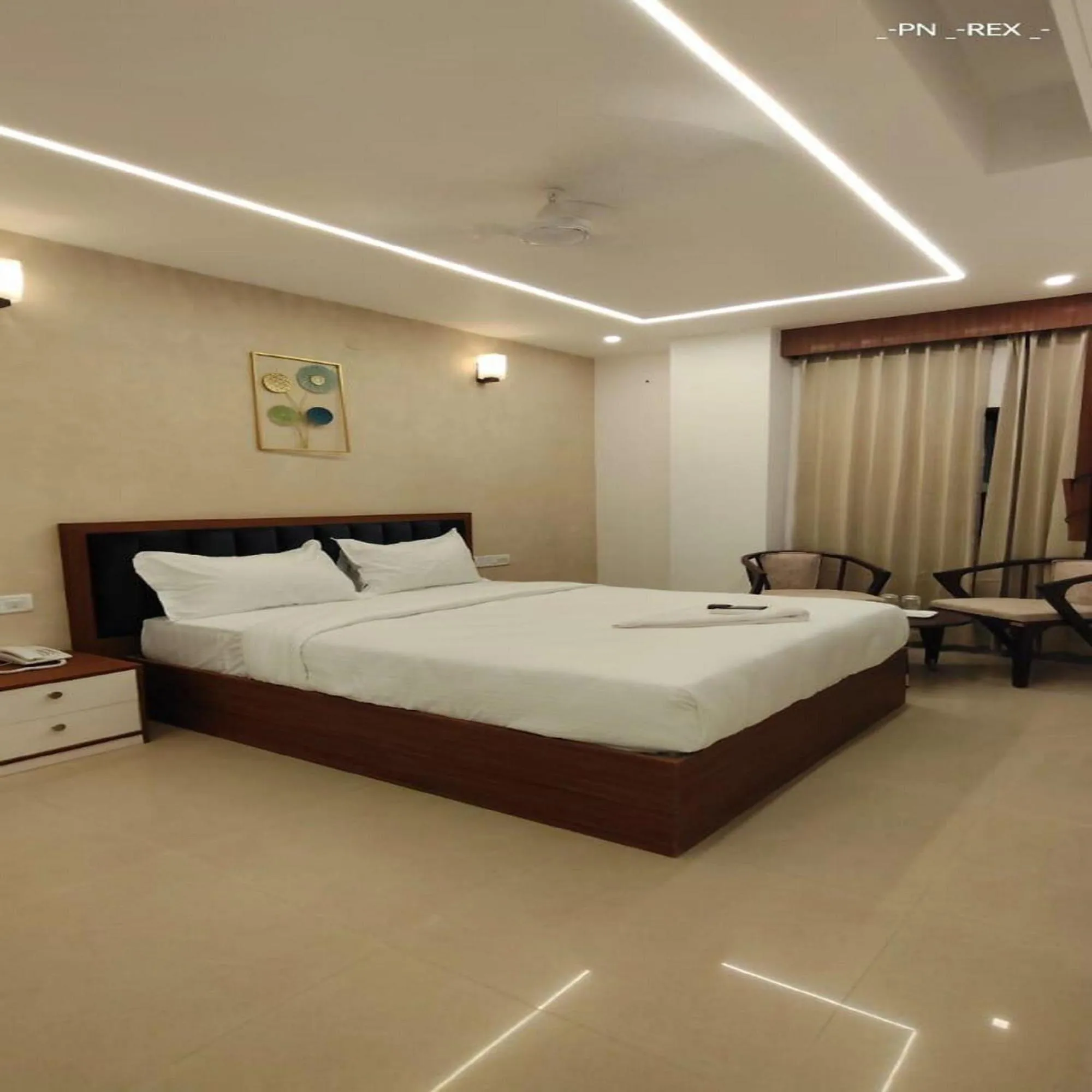 Bed in Hotel Royal Luxe - US consulate, Apollo hospital, Sankara natralya