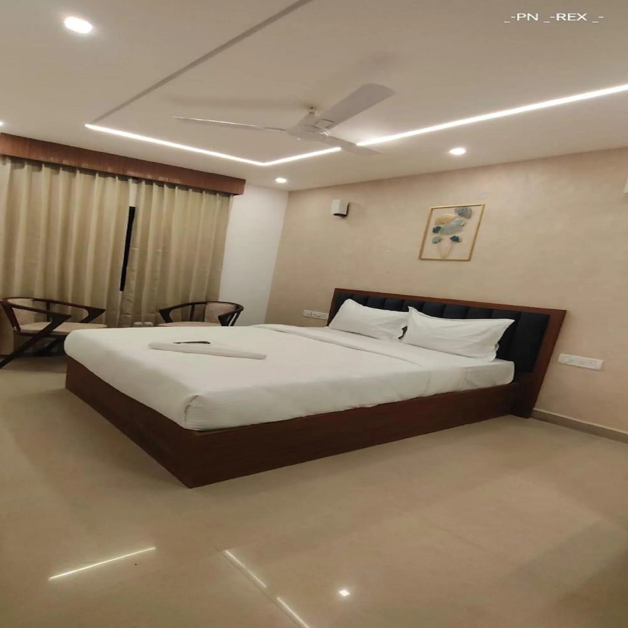 Bed in Hotel Royal Luxe - US consulate, Apollo hospital, Sankara natralya