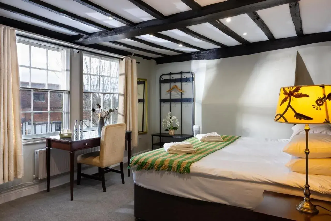 Double Room with Private Bathroom in Whyte Harte Hotel Double Room with Private Bathroom in Whyte Harte Hotel