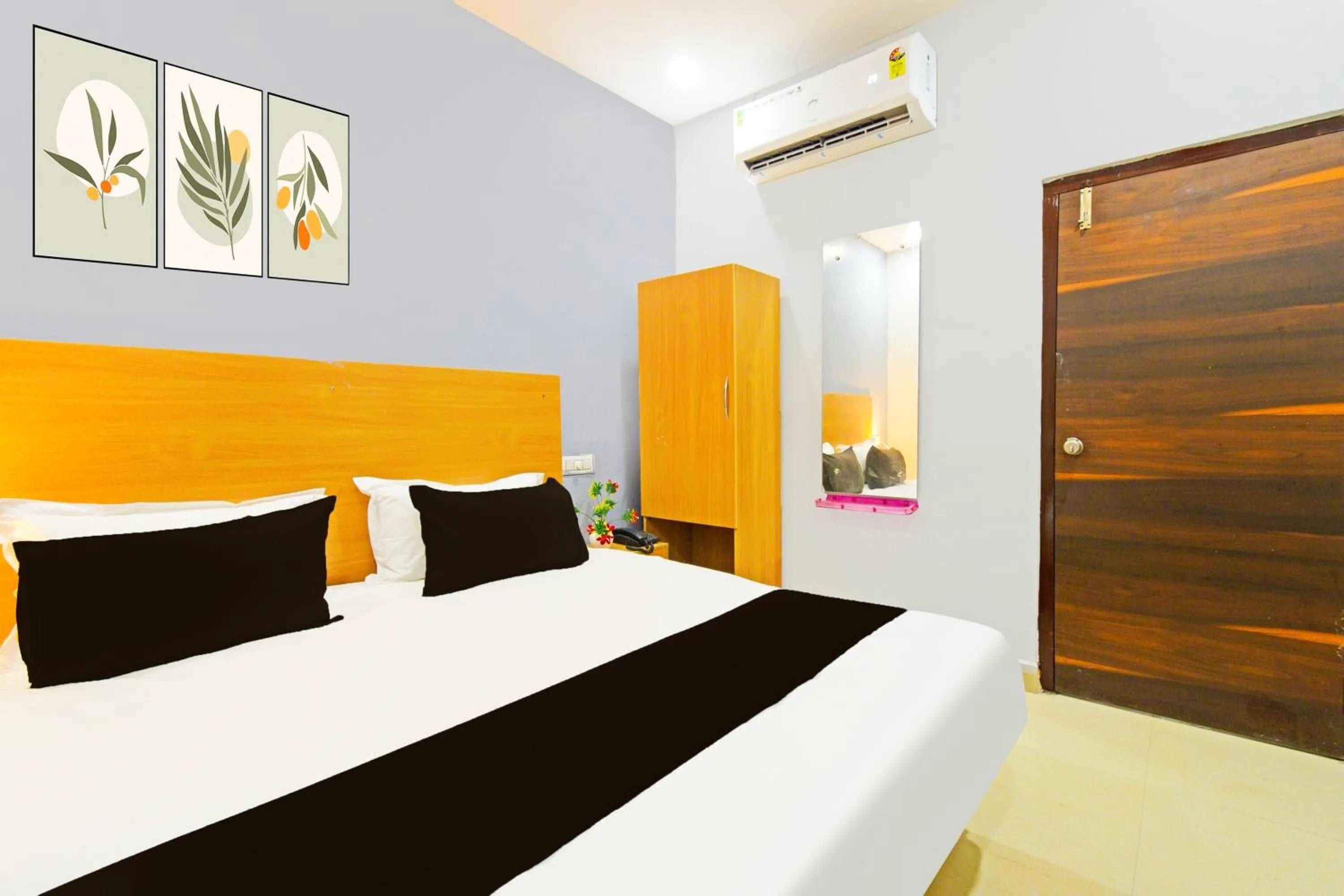 Bedroom, Bed in Super Collection O Medipally