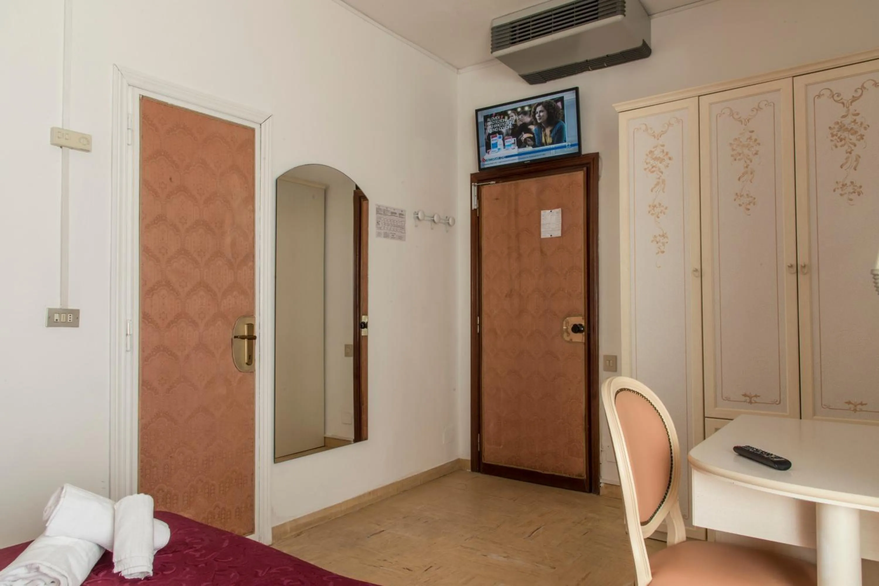 TV and multimedia, Bed in Hotel Baia Marina