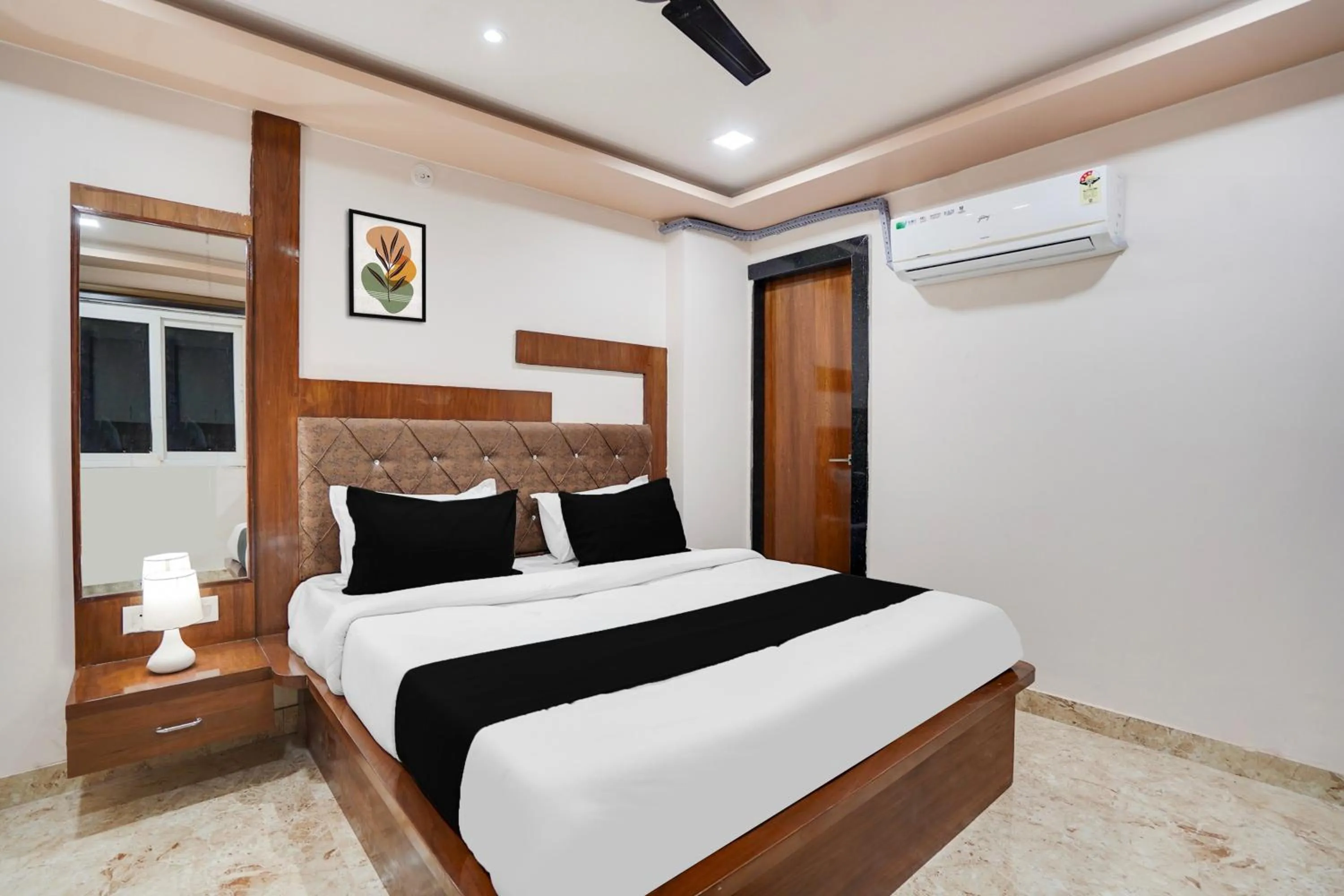 Bedroom, Bed in Super Hotel O Ajmer Central formerly Grand Suman