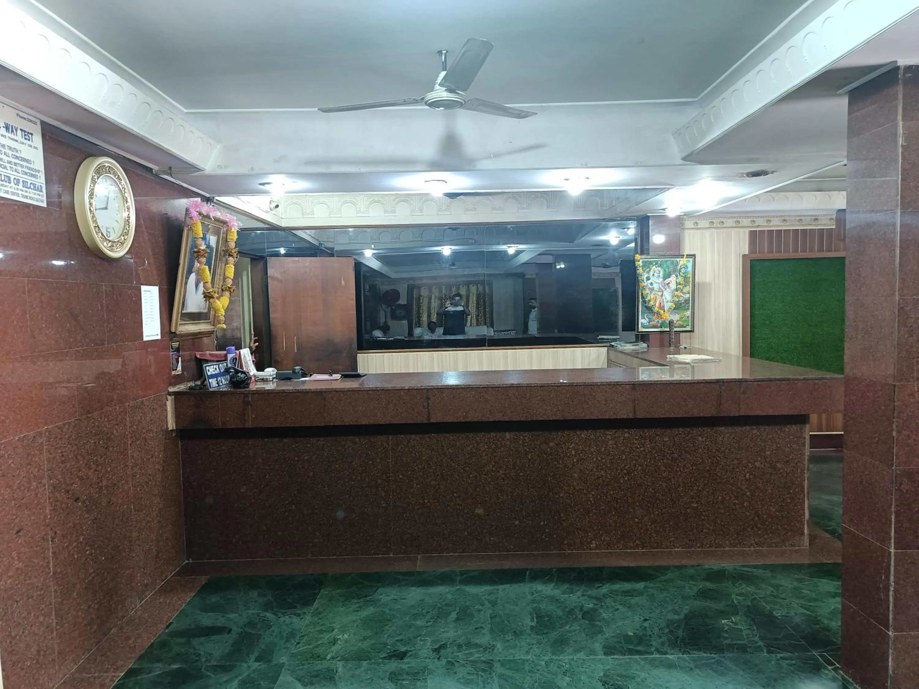 Lobby or reception in HOTEL SUDAKSHINA by ROH