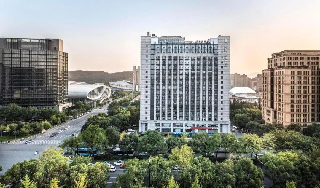 Mehood Lestie, Hangzhou West Lake Huanglong Sports Center Flagship Store