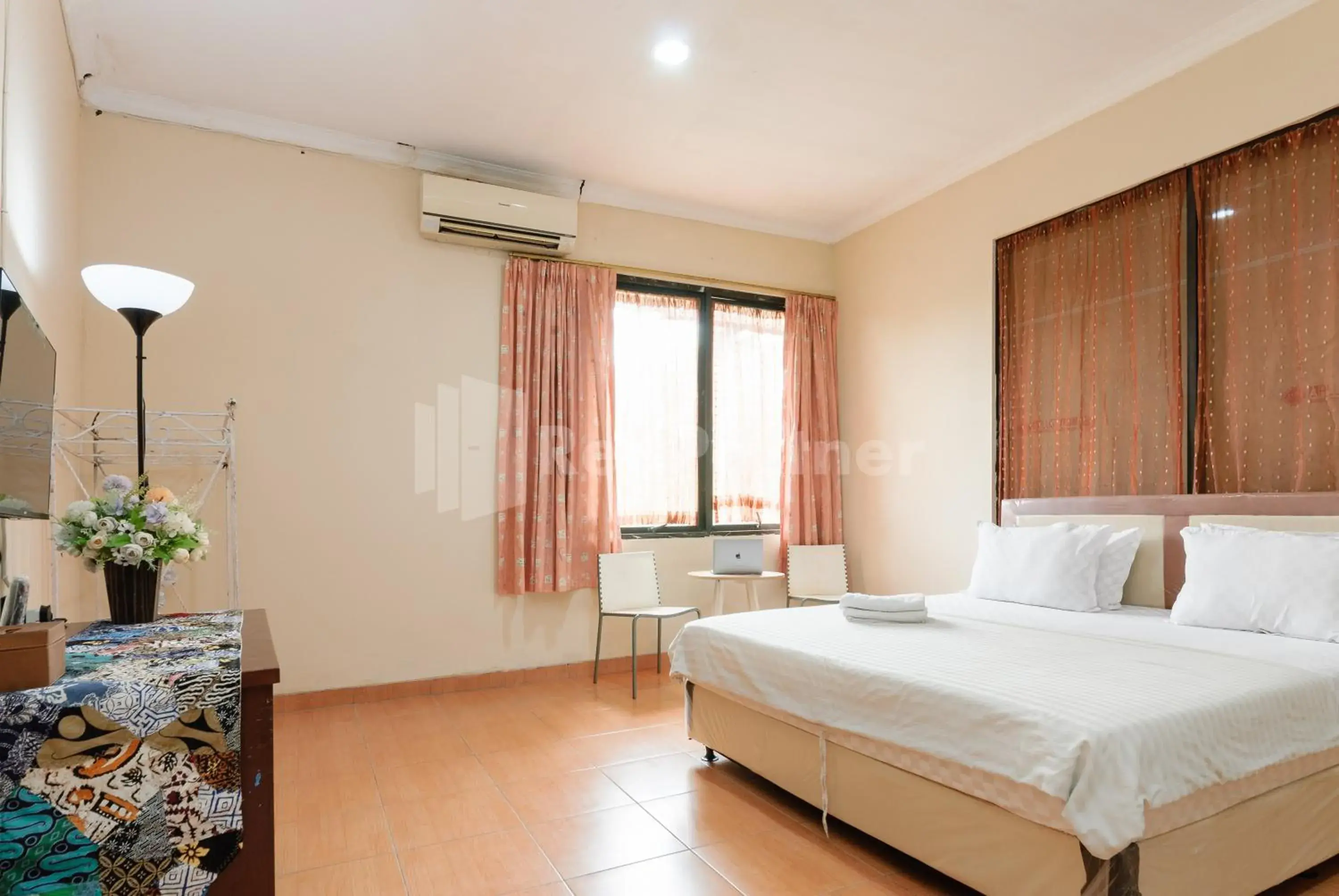 SR Residence near Mall Ciputra Cibubur Mitra RedDoorz SR Residence near Mall Ciputra Cibubur Mitra RedDoorz