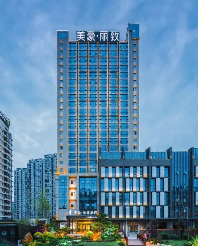 Mehood Lestie, Nanchang Bayi Square Mehood Lestie, Nanchang Bayi Square