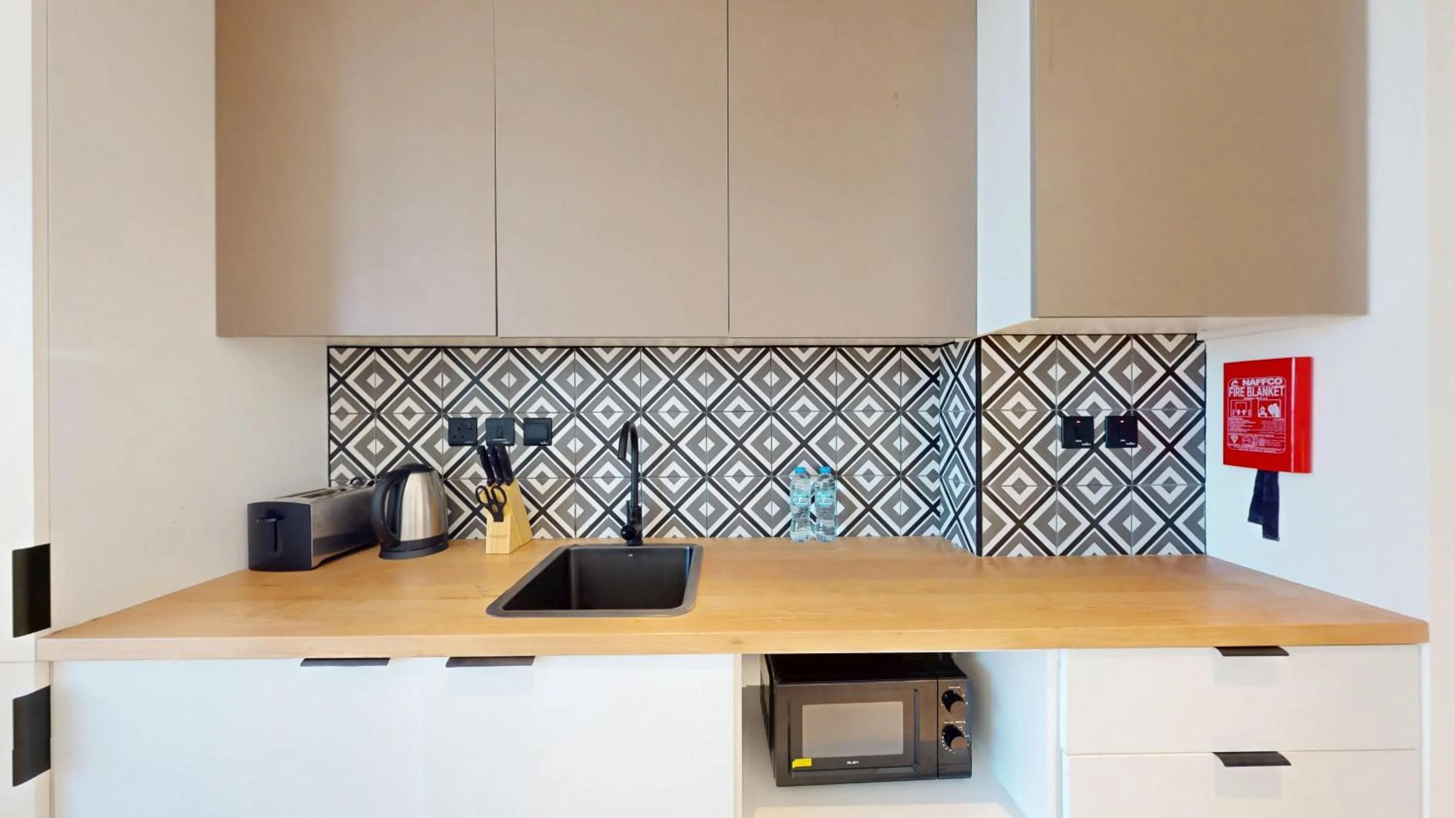 Kitchen or kitchenette in The Community Jumeirah Village