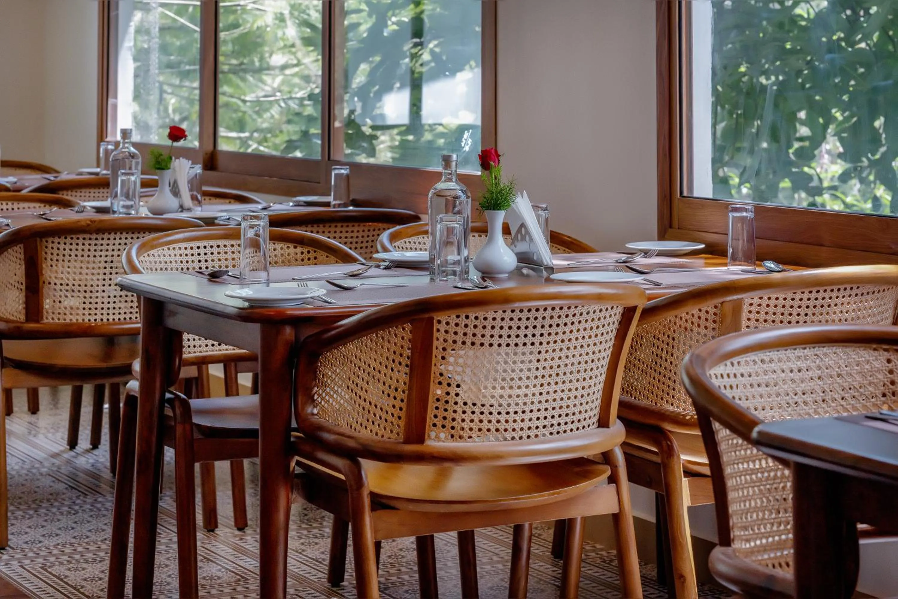 Restaurant/places to eat in Le Montfort Resort