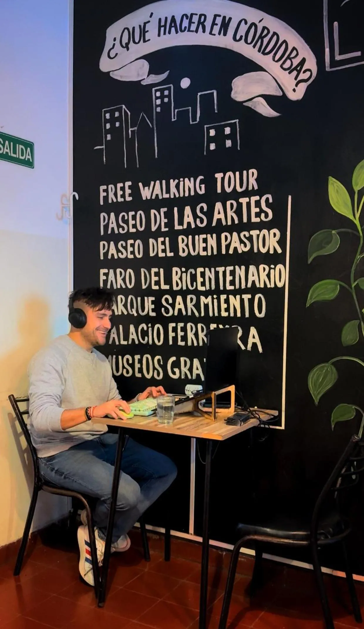 Hostel Alvear
