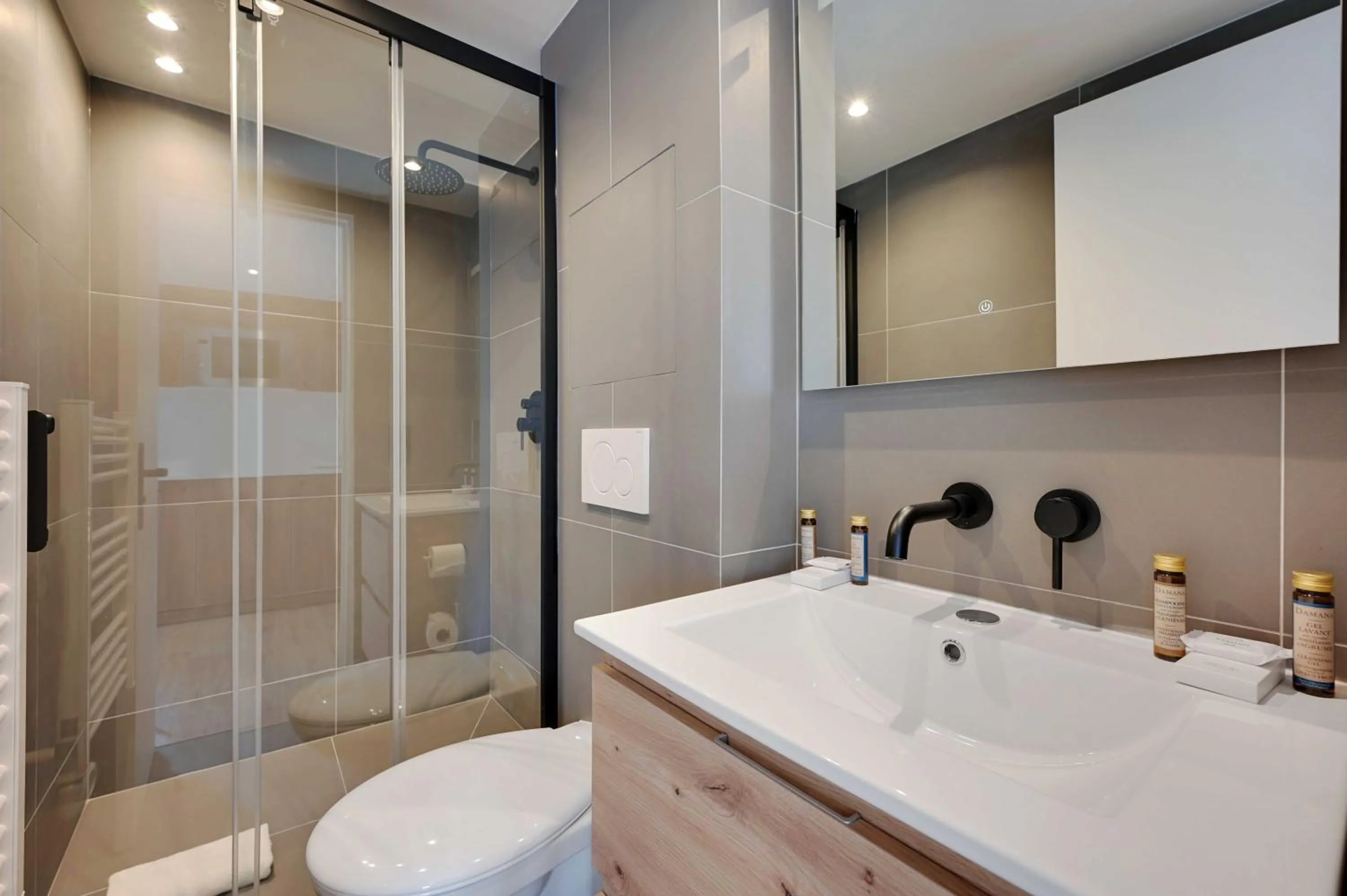 Pleasant and bright apt - 1BD-2P - near Paris