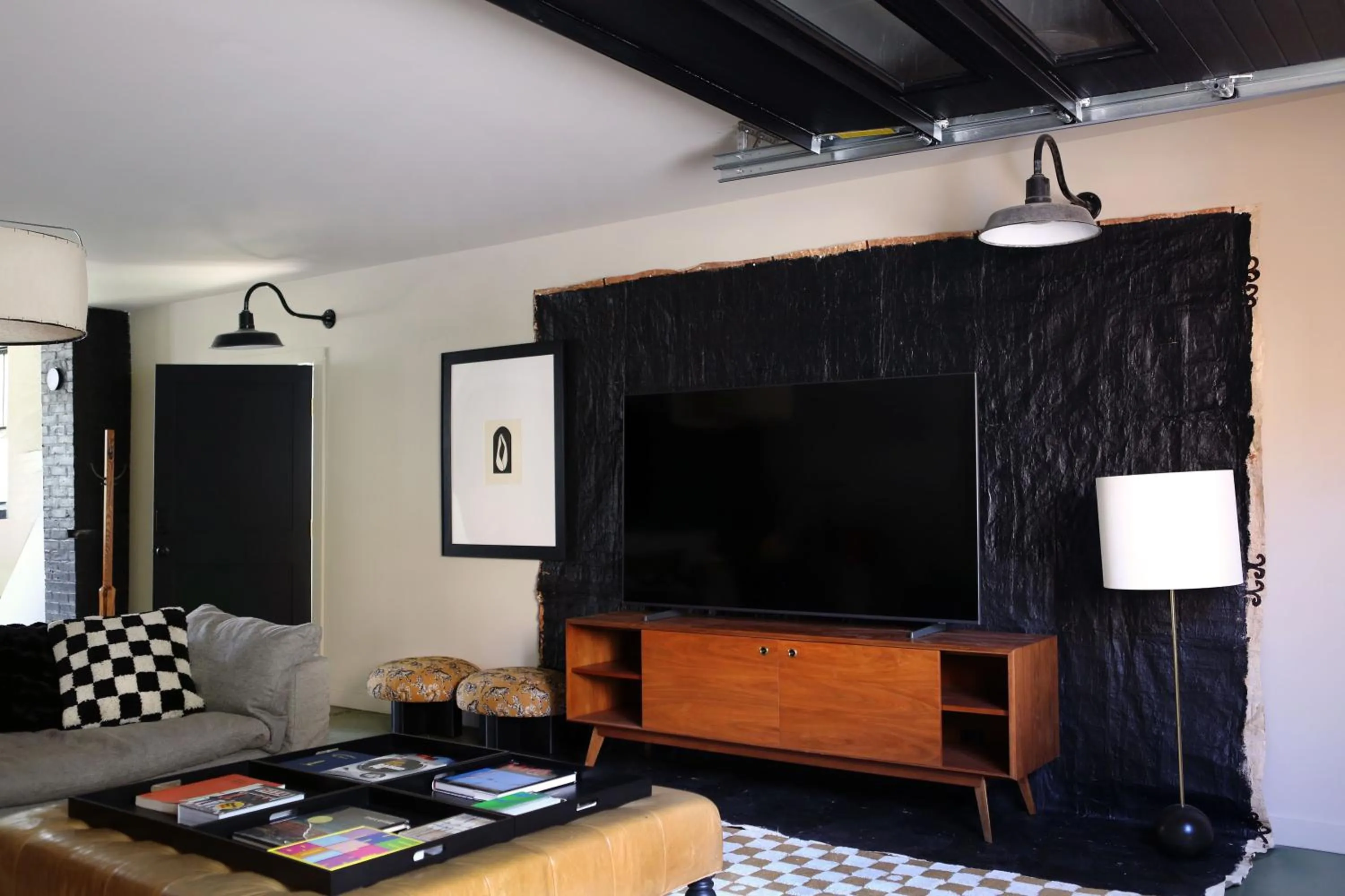 TV and multimedia in KIngston Carriage House